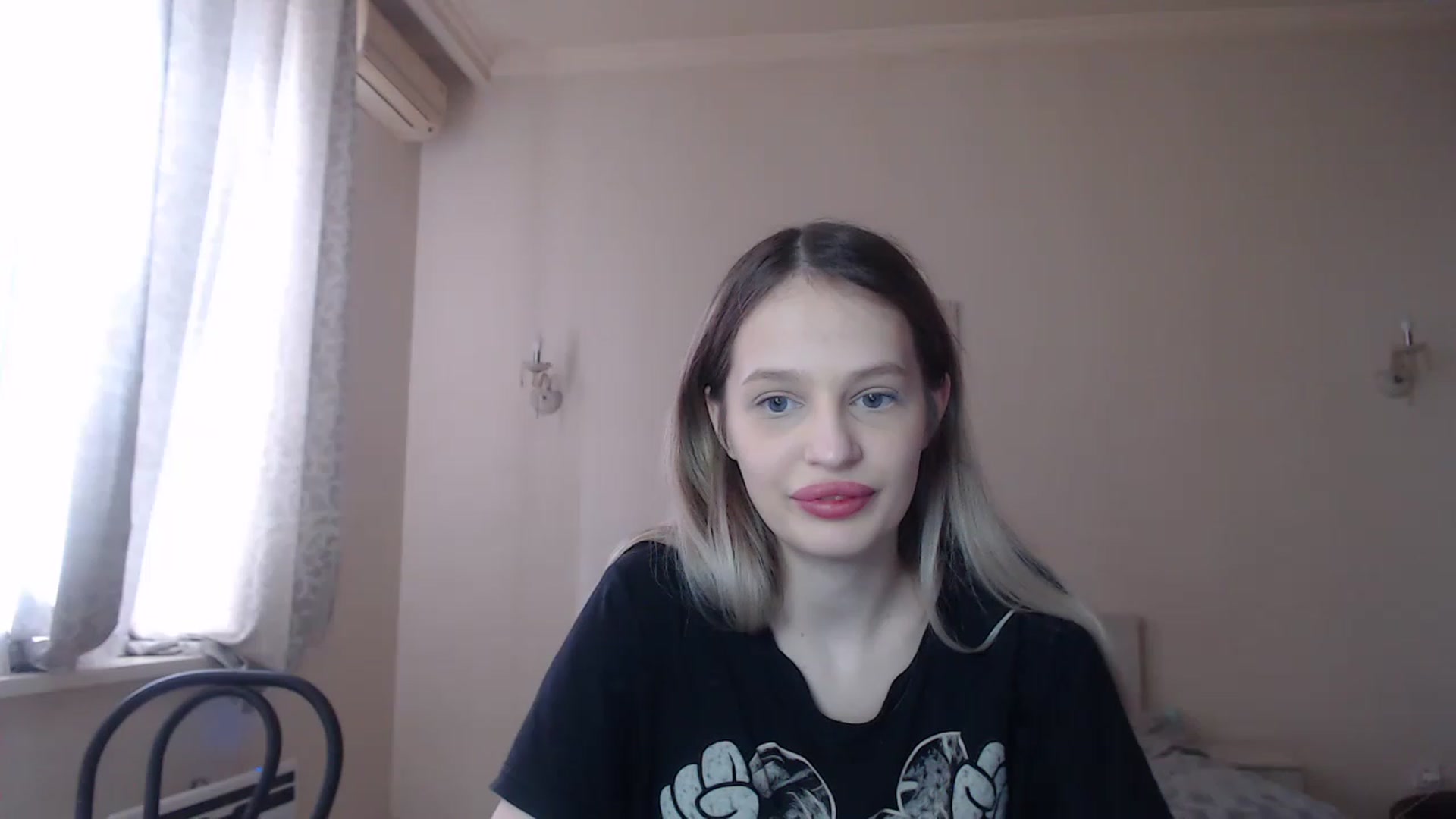Gallery image thumbnail from Lola_vi's myfreecams stream on, 04/07/2023, 11:48 image 2 of 20