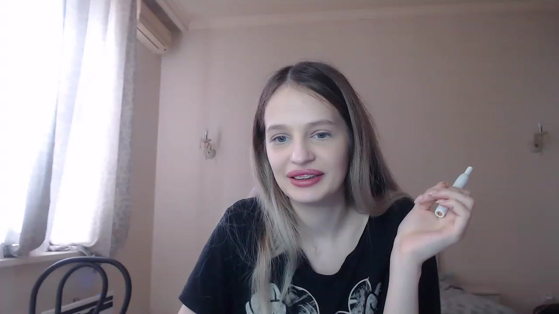 Gallery image thumbnail from Lola_vi's myfreecams stream on, 04/07/2023, 11:48 image 17 of 20