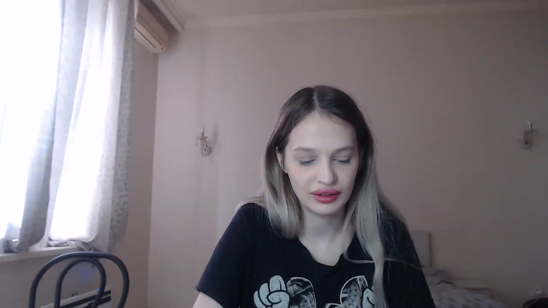 Gallery image thumbnail from Lola_vi's myfreecams stream on, 04/07/2023, 11:48 image 3 of 20