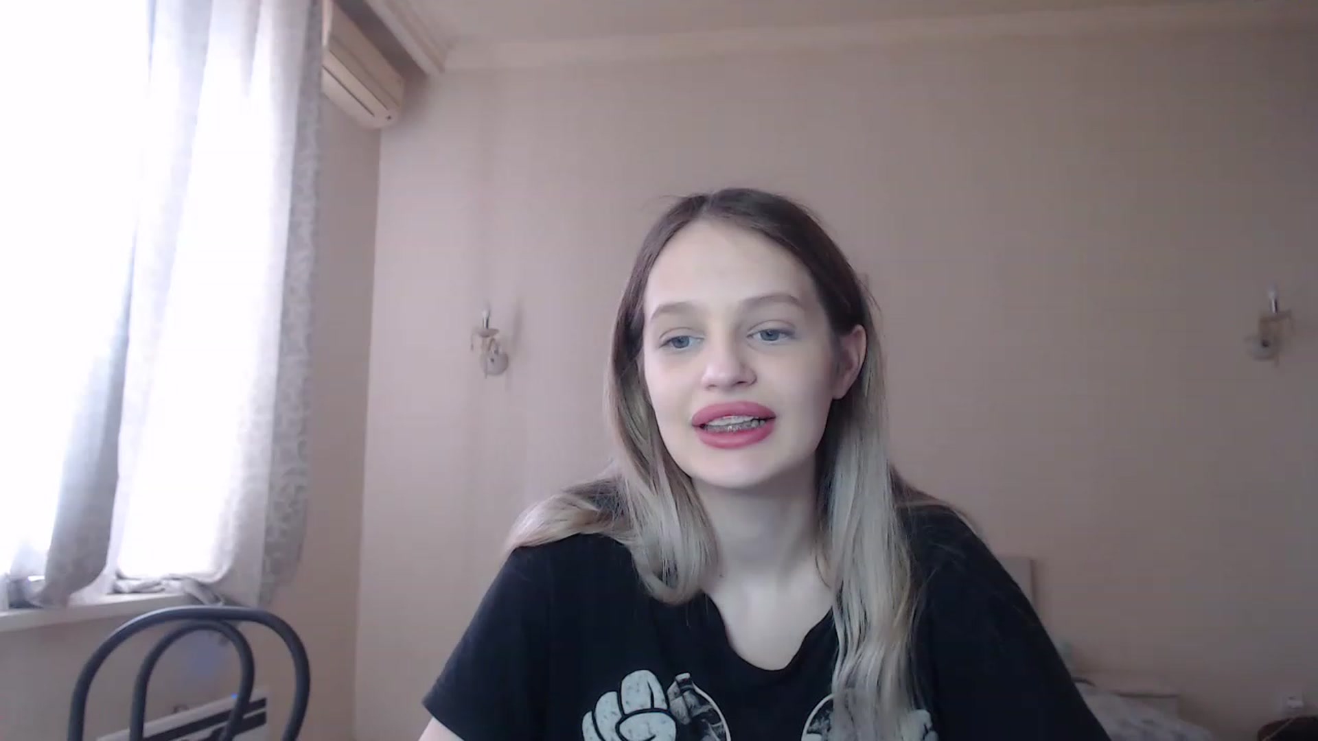 Gallery image thumbnail from Lola_vi's myfreecams stream on, 04/07/2023, 11:48 image 8 of 20
