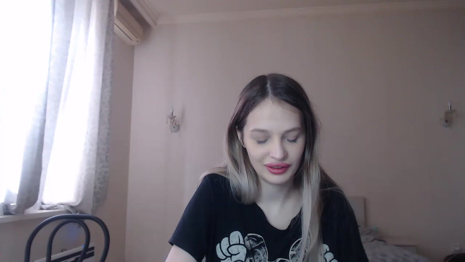 Gallery image thumbnail from Lola_vi's myfreecams stream on, 04/07/2023, 11:48 image 5 of 20