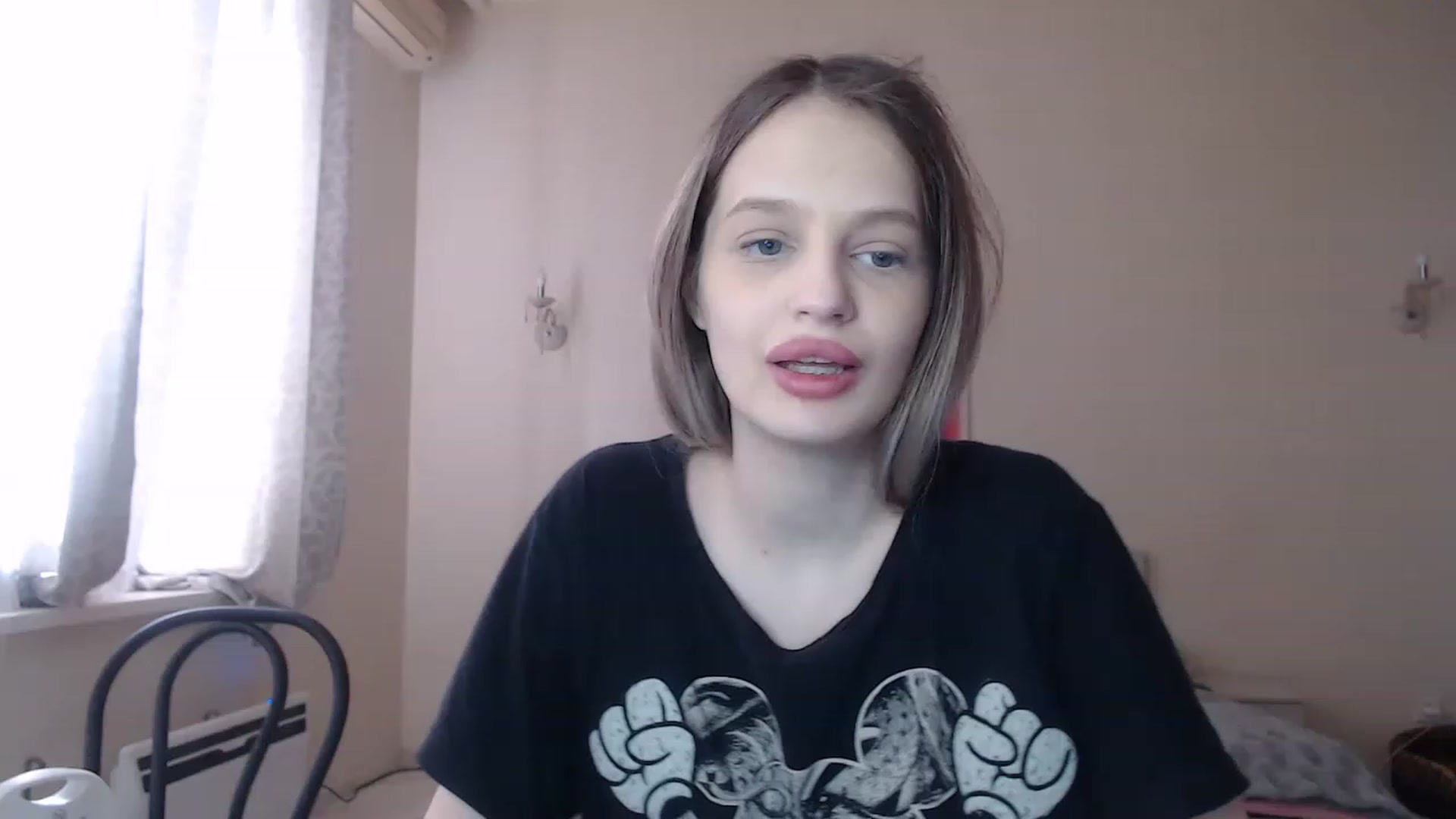 Gallery image thumbnail from Lola_vi's myfreecams stream on, 04/07/2023, 11:48 image 19 of 20
