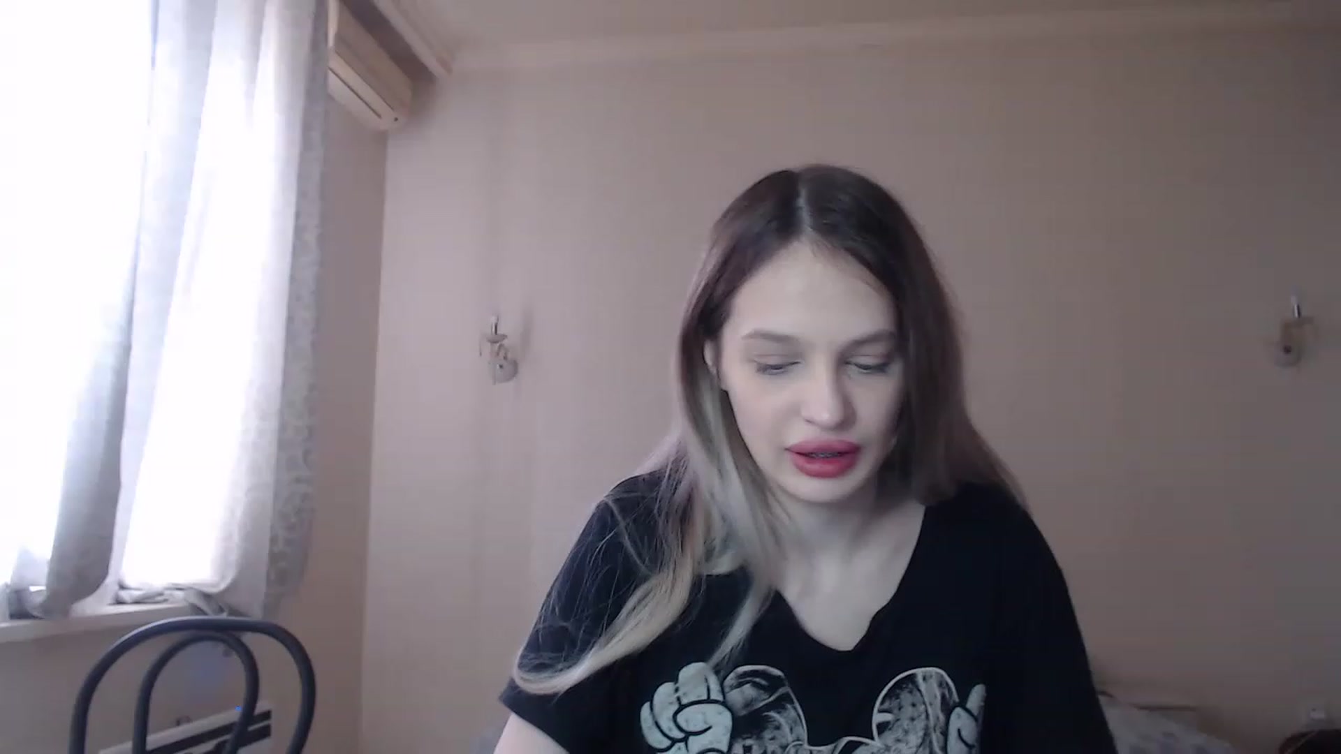 Gallery image thumbnail from Lola_vi's myfreecams stream on, 04/07/2023, 11:48 image 14 of 20