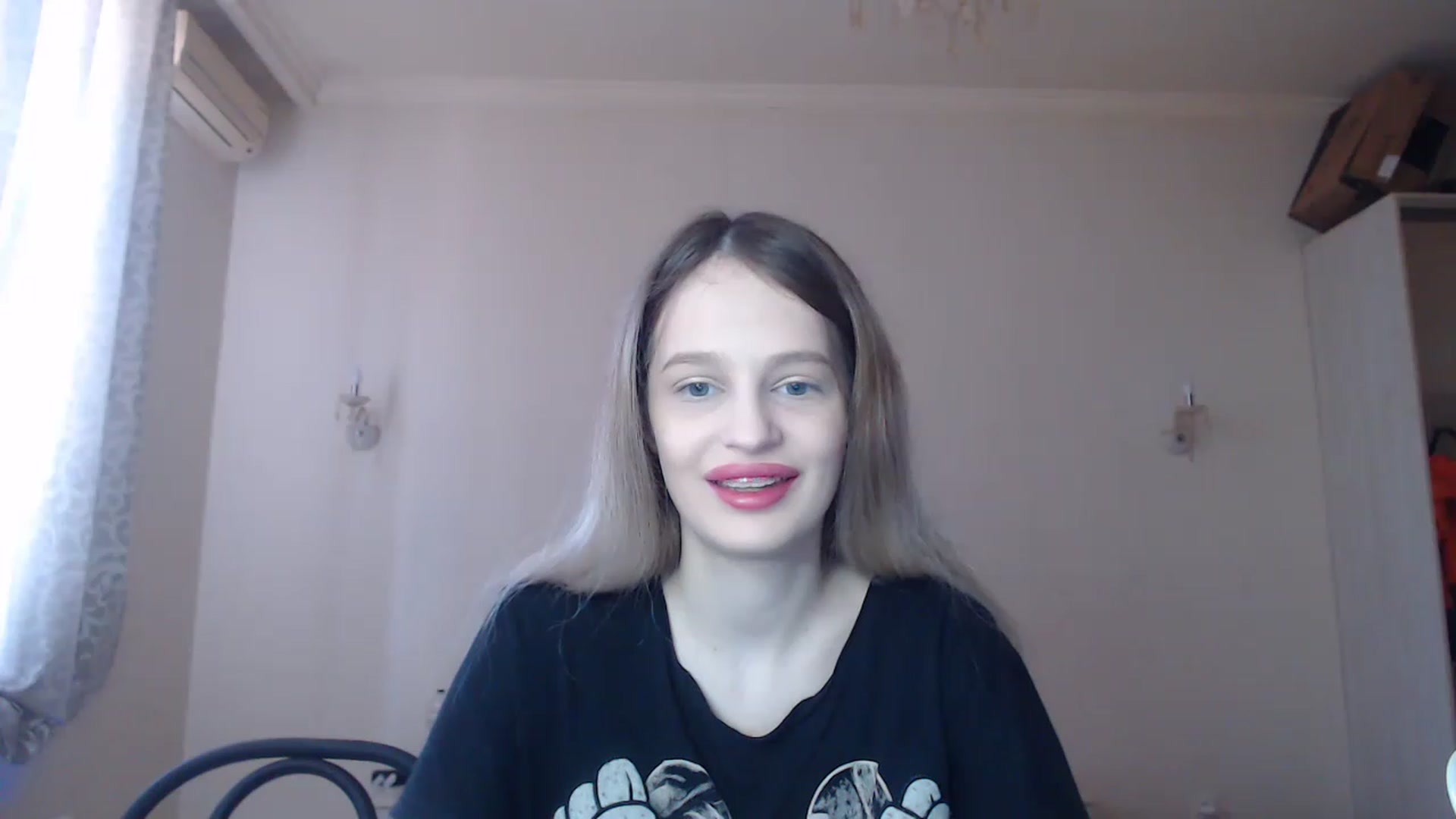 Gallery image thumbnail from Lola_vi's myfreecams stream on, 04/08/2023, 11:12 image 4 of 20