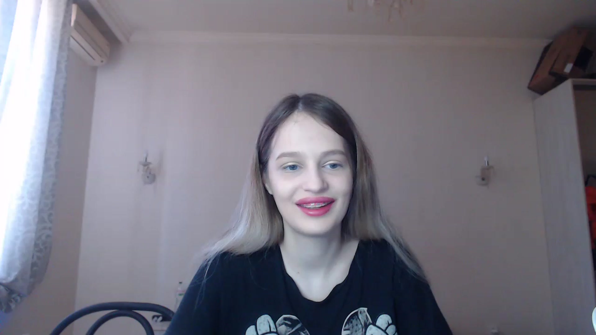 Gallery image thumbnail from Lola_vi's myfreecams stream on, 04/08/2023, 11:12 image 14 of 20