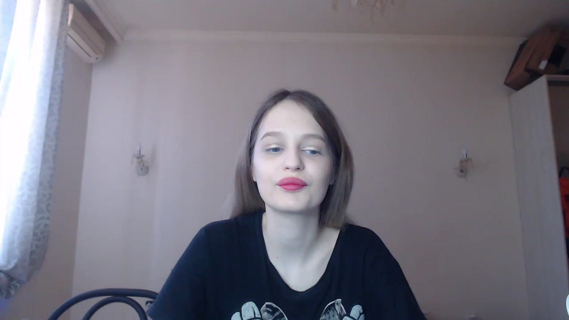 Gallery image thumbnail from Lola_vi's myfreecams stream on, 04/08/2023, 11:12 image 18 of 20