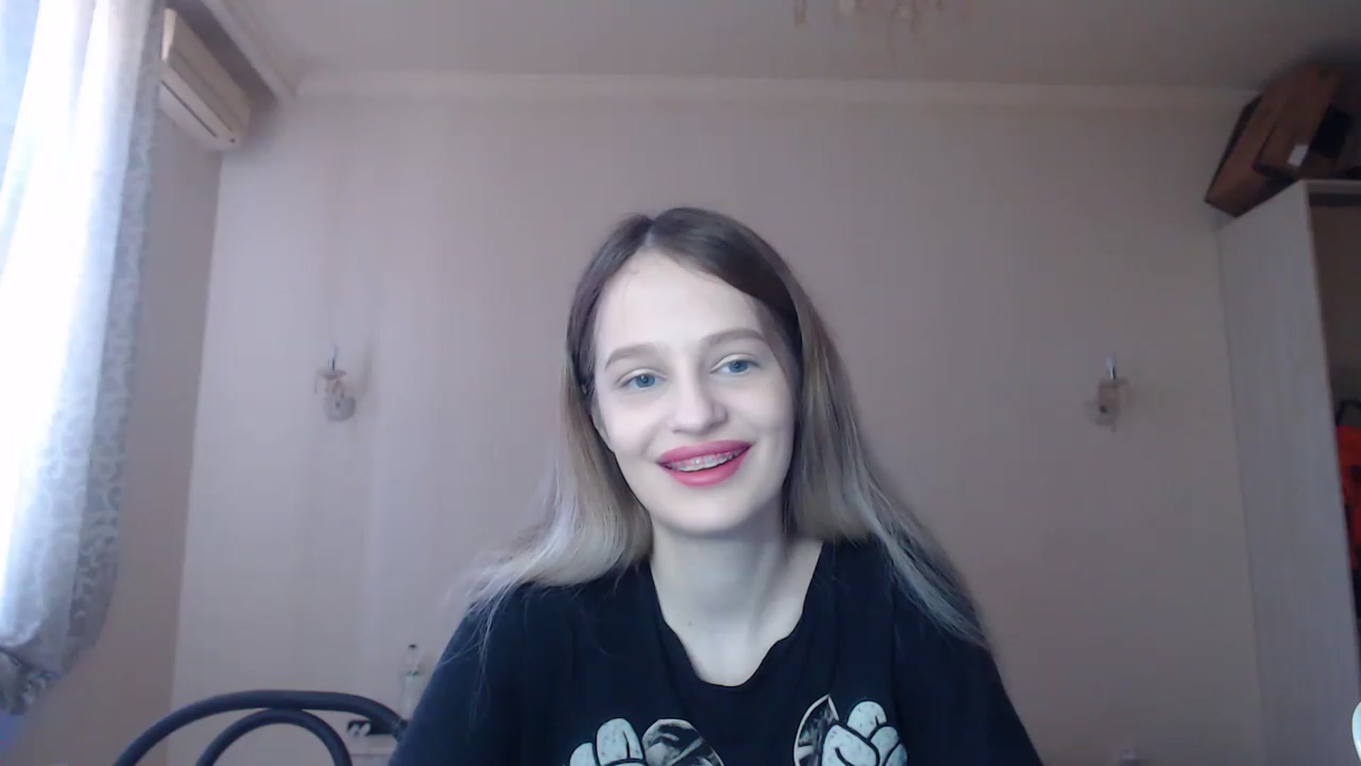 Gallery image thumbnail from Lola_vi's myfreecams stream on, 04/08/2023, 11:12 image 16 of 20