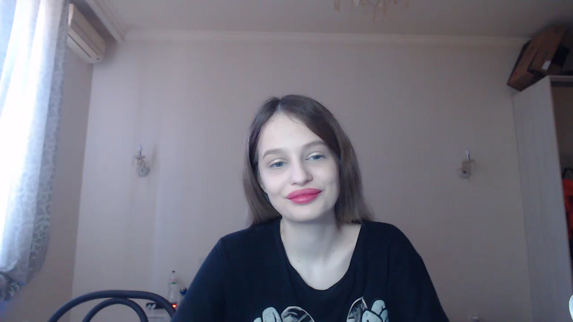 Gallery image thumbnail from Lola_vi's myfreecams stream on, 04/08/2023, 11:12 image 19 of 20