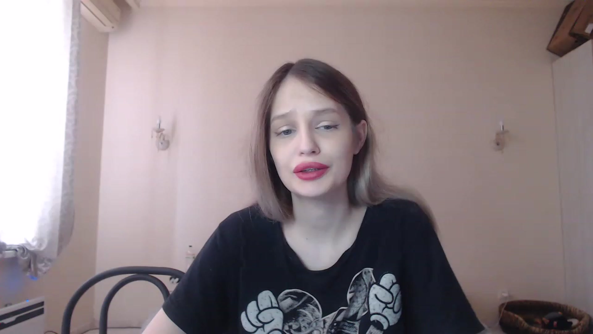 Gallery image thumbnail from Lola_vi's myfreecams stream on, 04/10/2023, 10:58 image 13 of 20