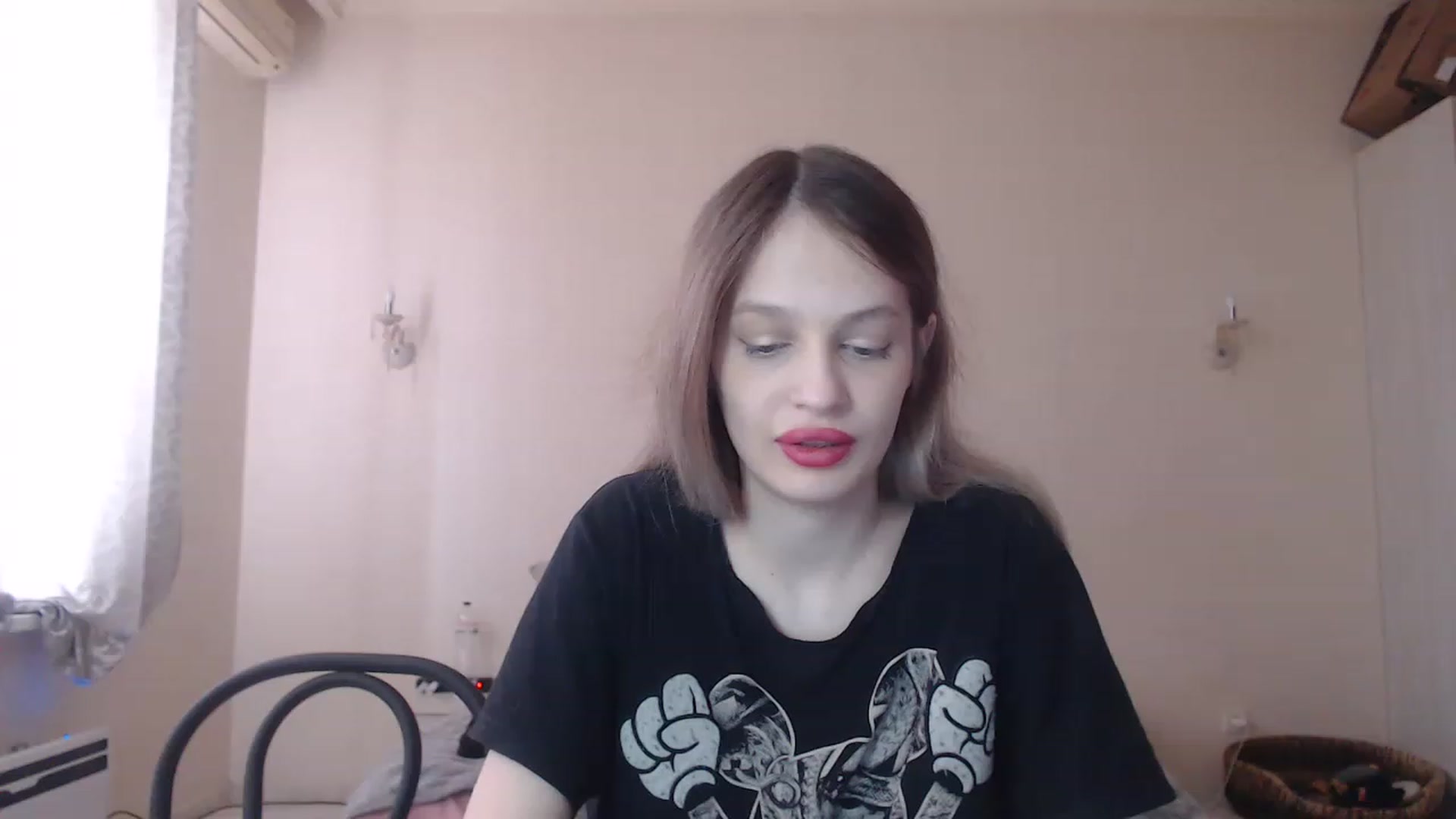 Gallery image thumbnail from Lola_vi's myfreecams stream on, 04/10/2023, 10:58 image 11 of 20