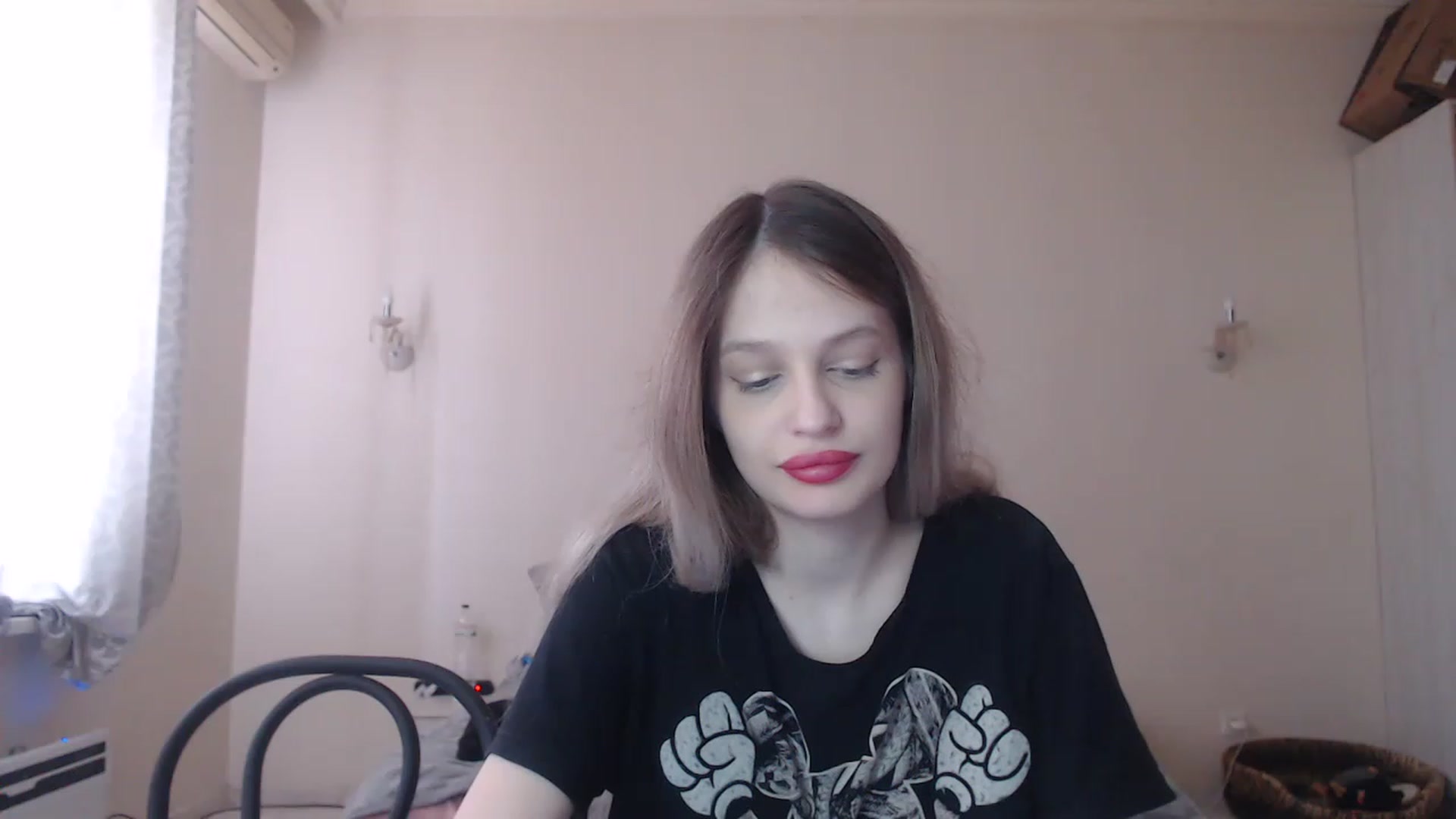 Gallery image thumbnail from Lola_vi's myfreecams stream on, 04/10/2023, 10:58 image 1 of 20