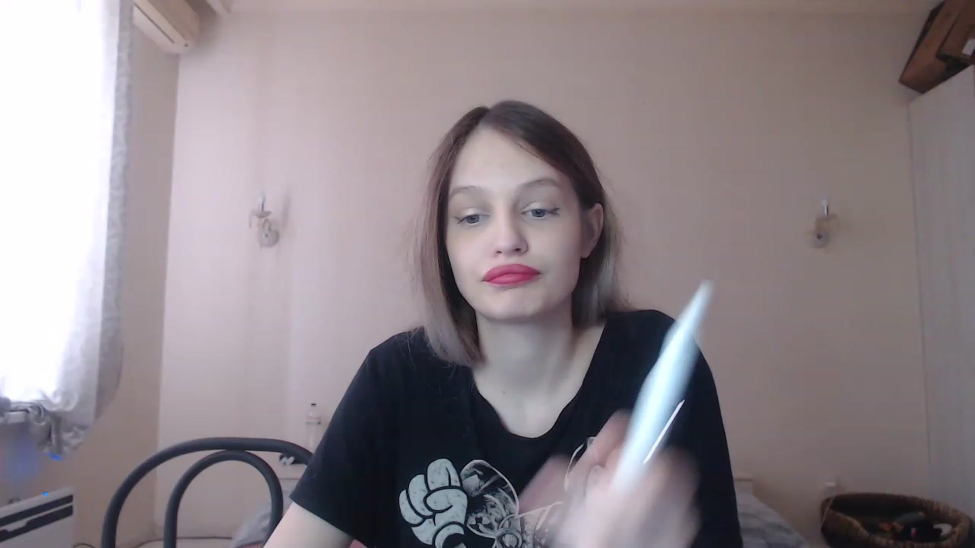 Gallery image thumbnail from Lola_vi's myfreecams stream on, 04/10/2023, 10:58 image 17 of 20