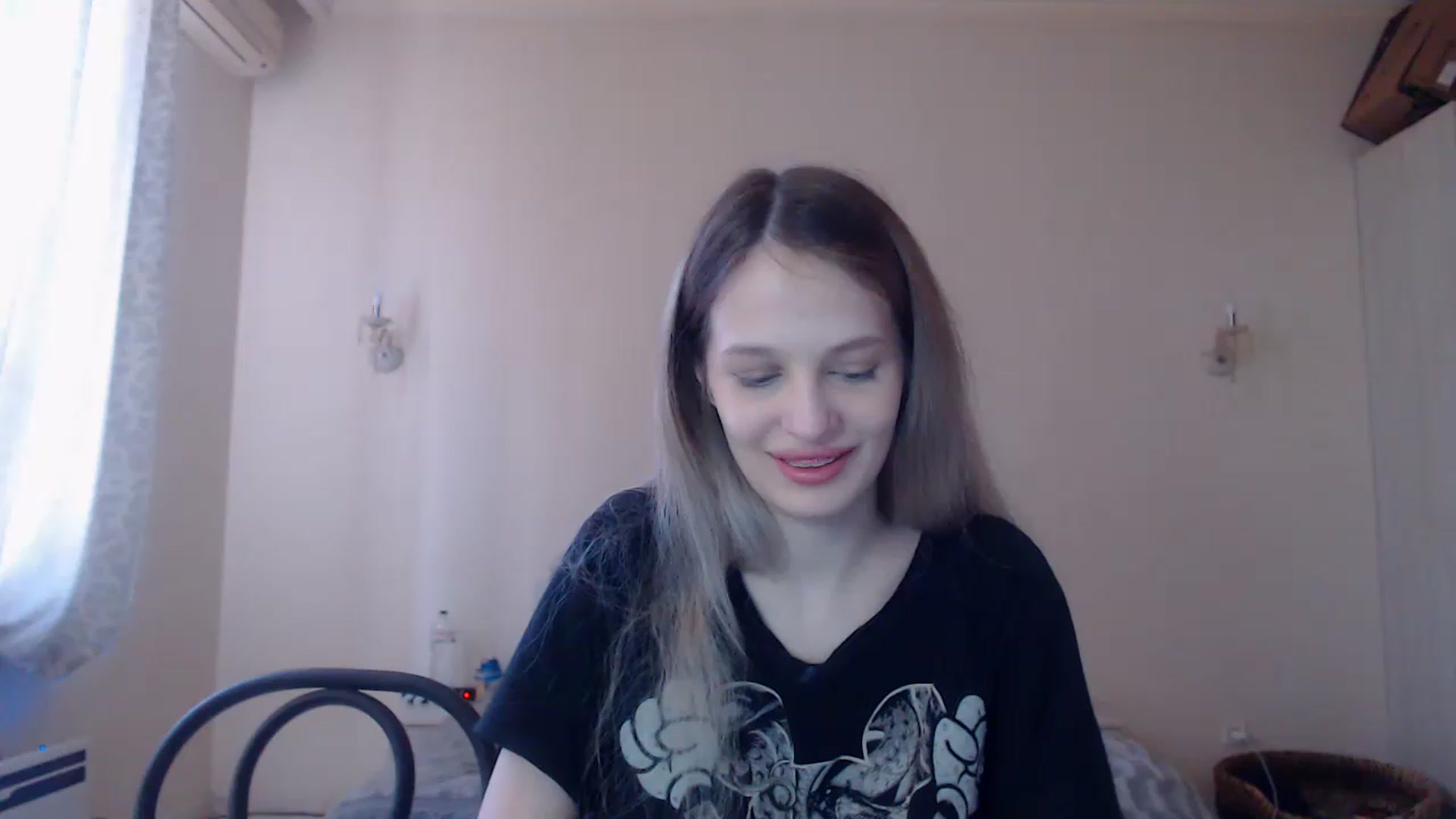 Gallery image thumbnail from Lola_vi's myfreecams stream on, 04/15/2023, 11:28 image 11 of 20