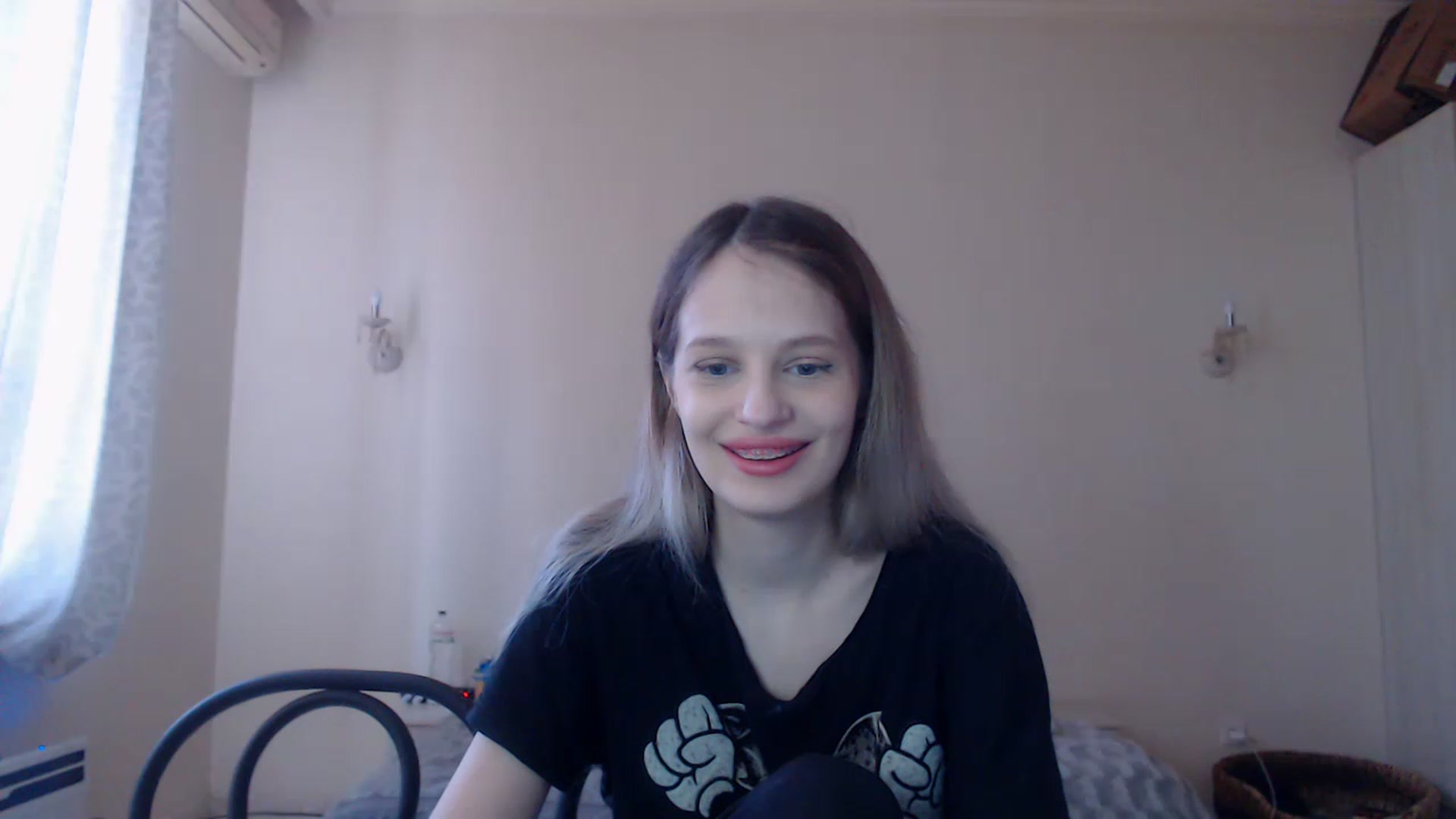 Gallery image thumbnail from Lola_vi's myfreecams stream on, 04/15/2023, 11:28 image 5 of 20