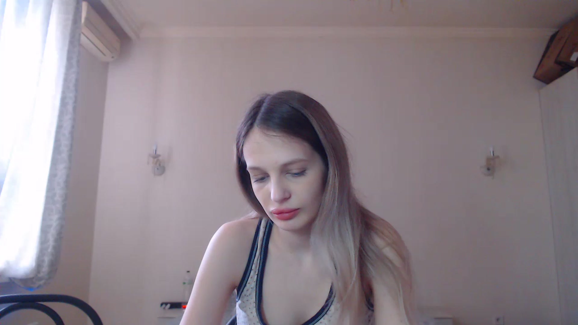 Gallery image thumbnail from Lola_vi's myfreecams stream on, 04/16/2023, 11:30 image 12 of 20