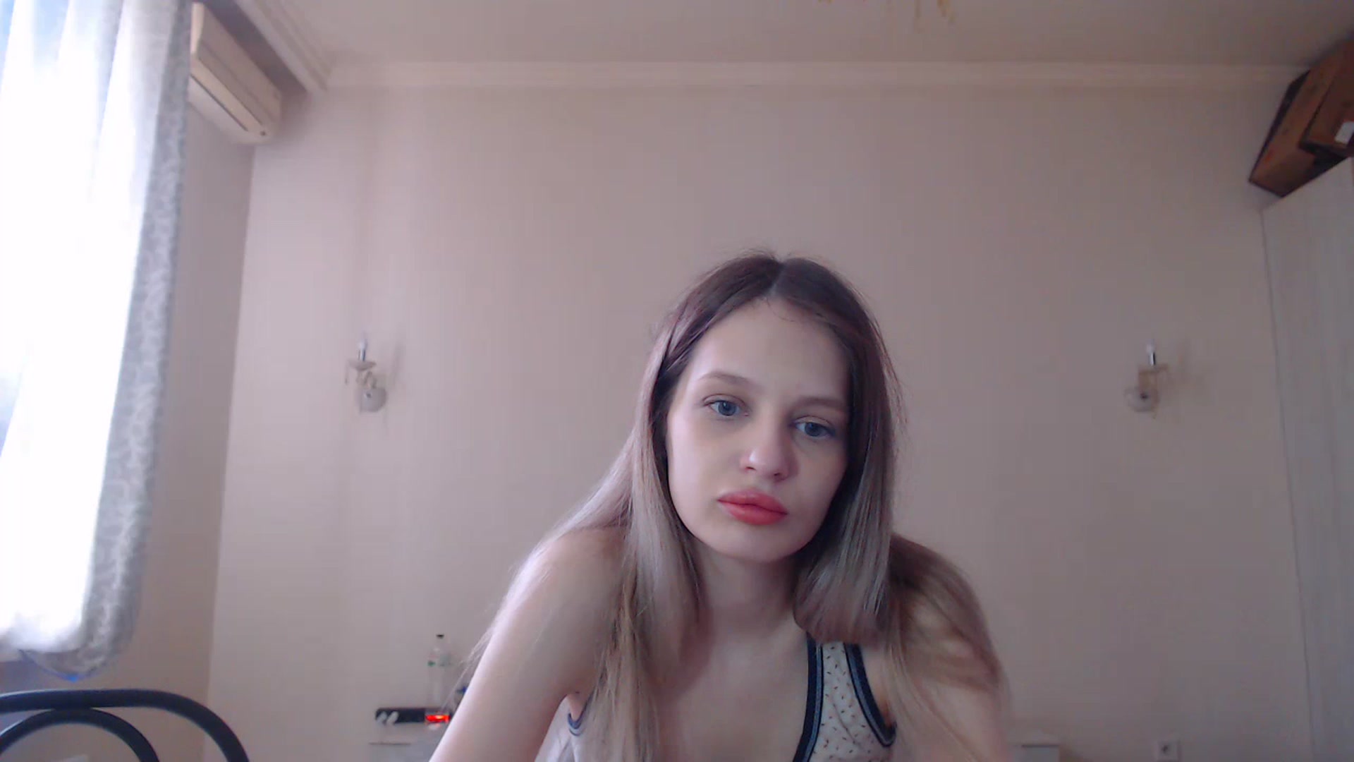 Gallery image thumbnail from Lola_vi's myfreecams stream on, 04/16/2023, 11:30 image 6 of 20