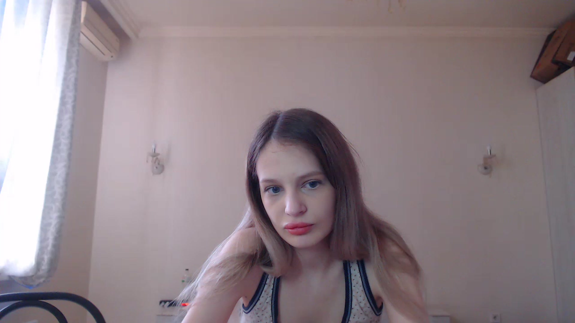 Gallery image thumbnail from Lola_vi's myfreecams stream on, 04/16/2023, 11:30 image 5 of 20