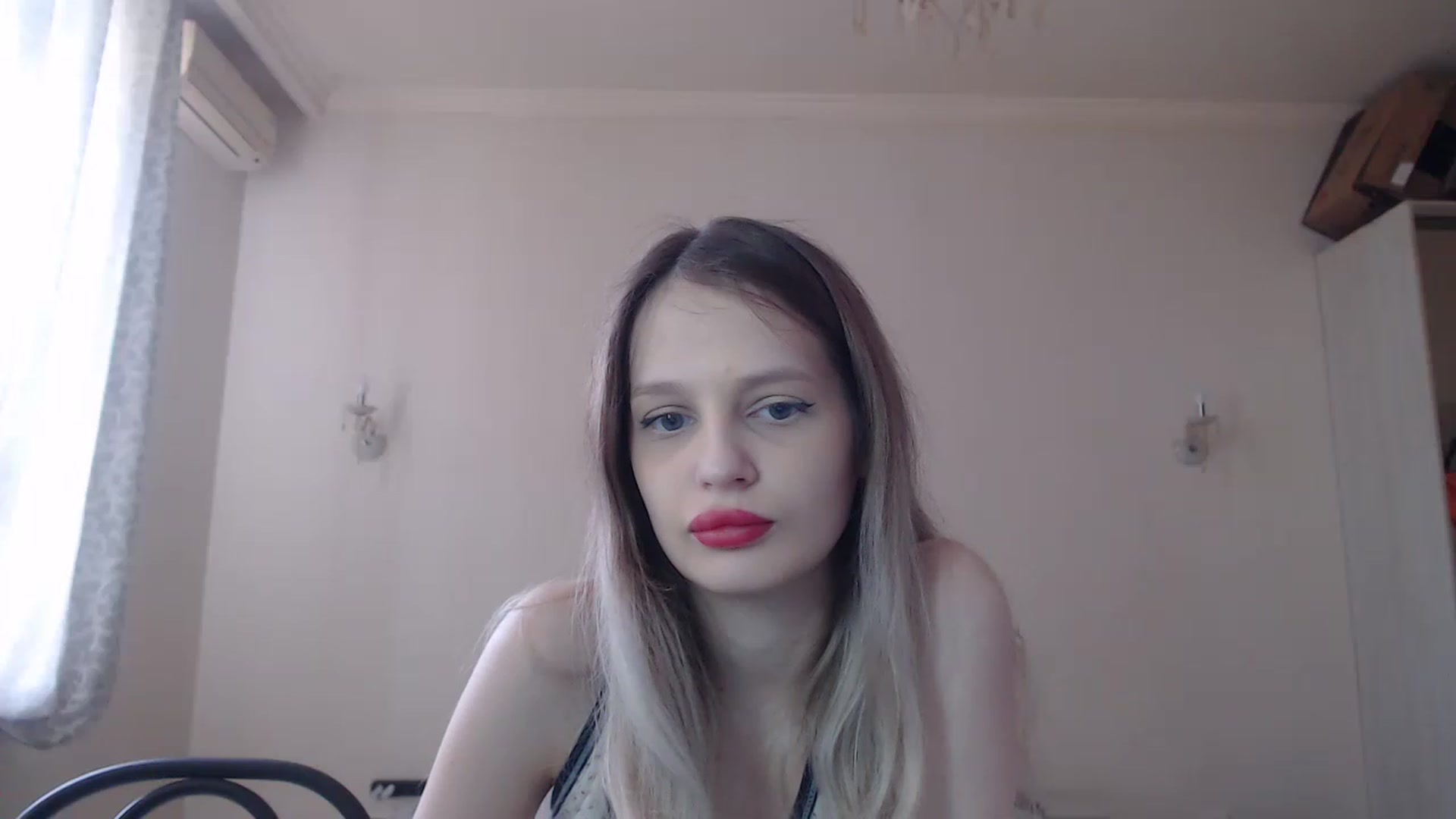 Gallery image thumbnail from Lola_vi's myfreecams stream on, 04/17/2023, 11:32 image 16 of 20