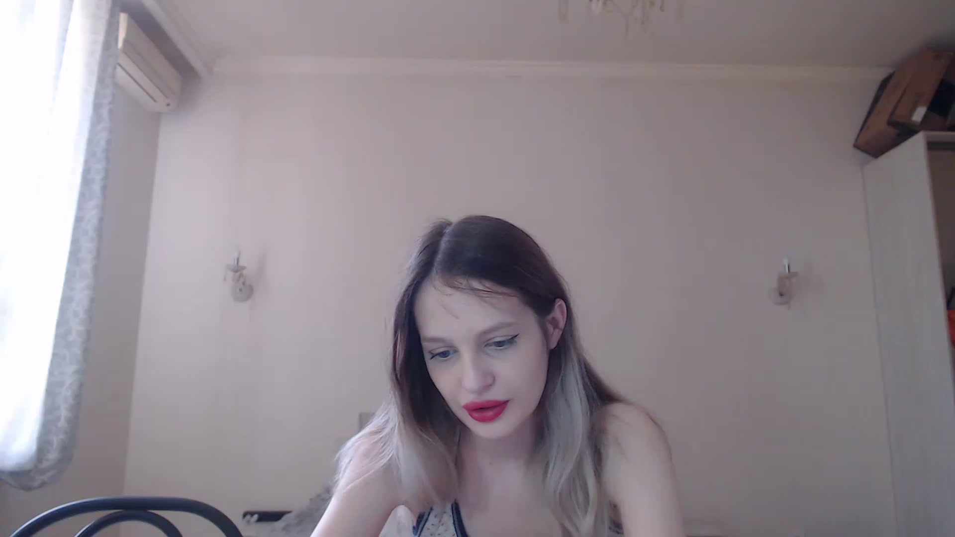 Gallery image thumbnail from Lola_vi's myfreecams stream on, 04/17/2023, 11:32 image 12 of 20