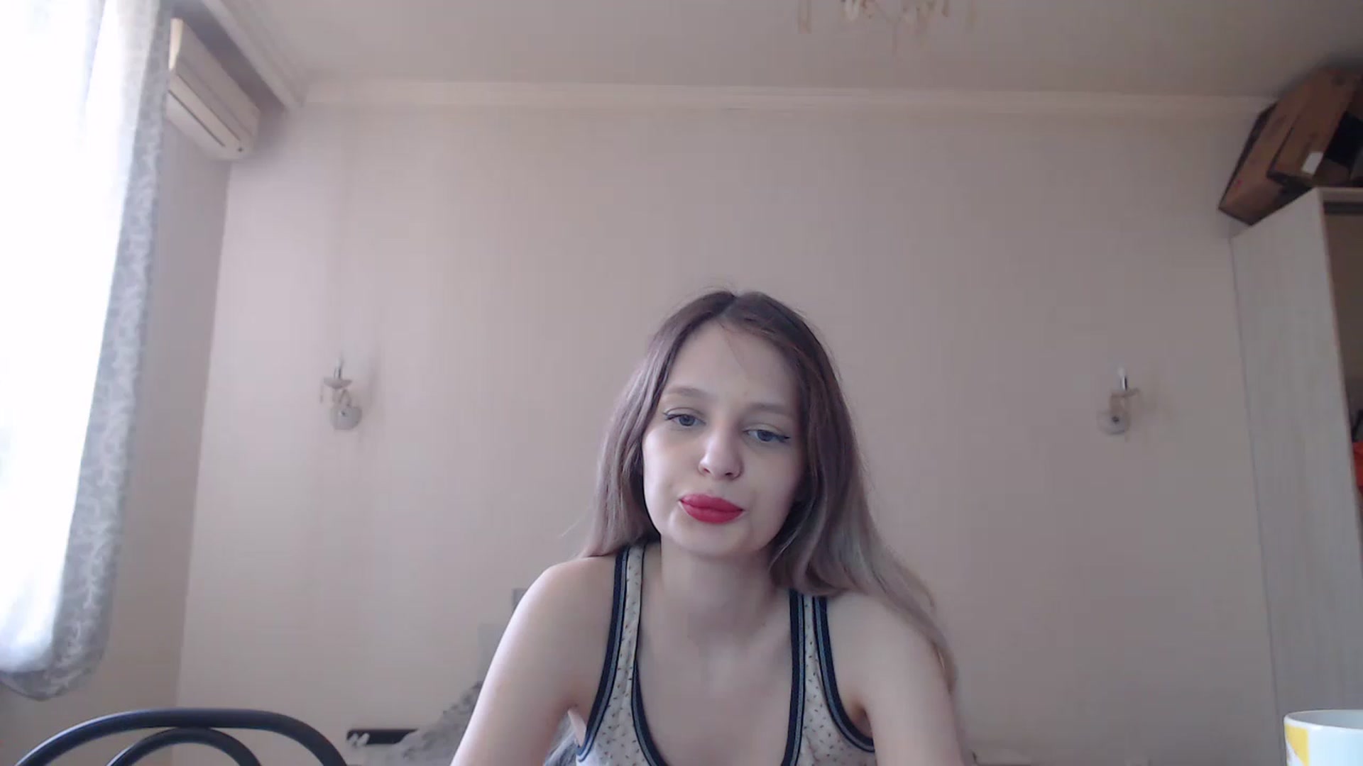 Gallery image thumbnail from Lola_vi's myfreecams stream on, 04/17/2023, 11:32 image 2 of 20