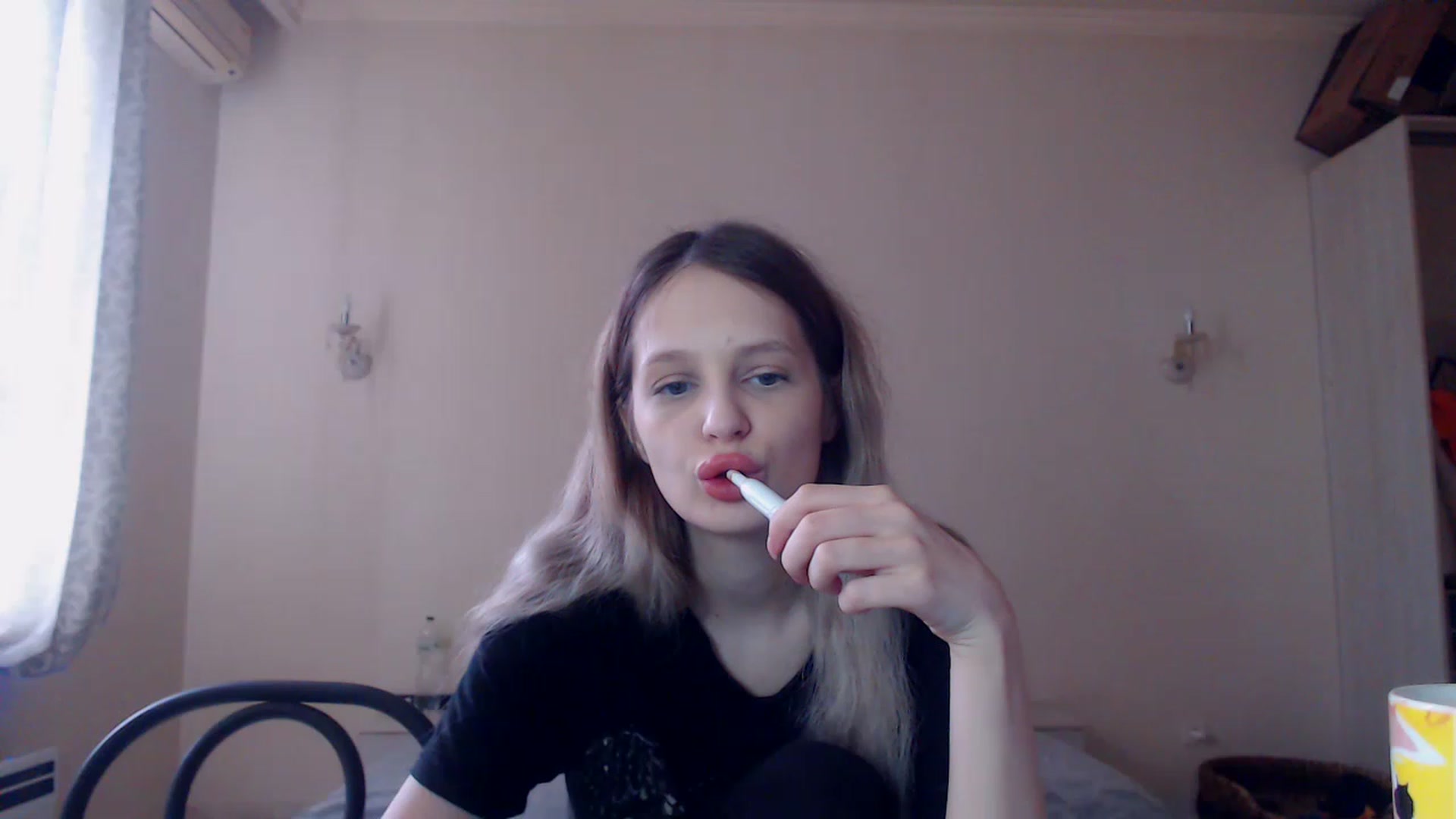Gallery image thumbnail from Lola_vi's myfreecams stream on, 04/19/2023, 11:32 image 18 of 20