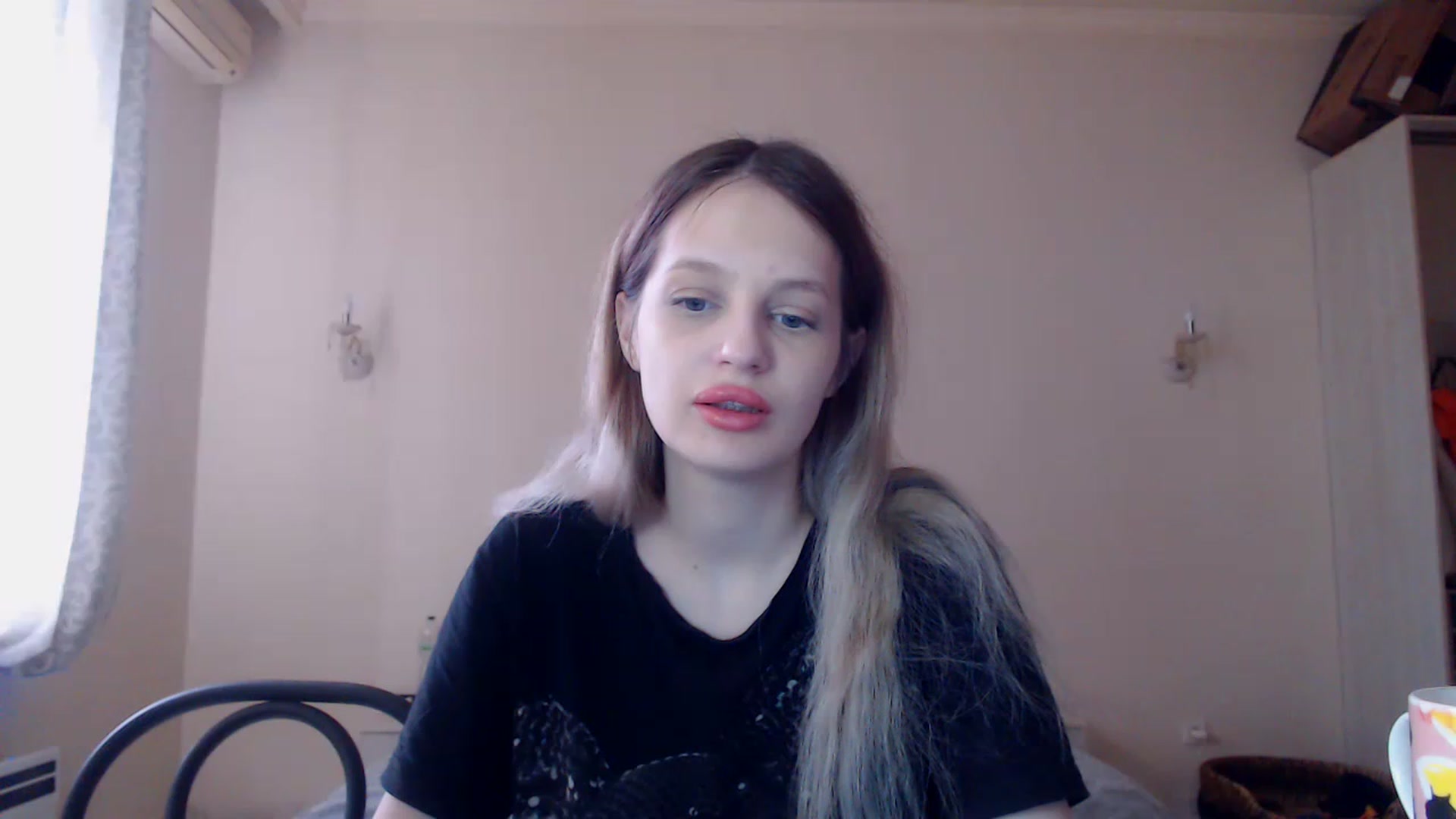 Gallery image thumbnail from Lola_vi's myfreecams stream on, 04/19/2023, 11:32 image 6 of 20