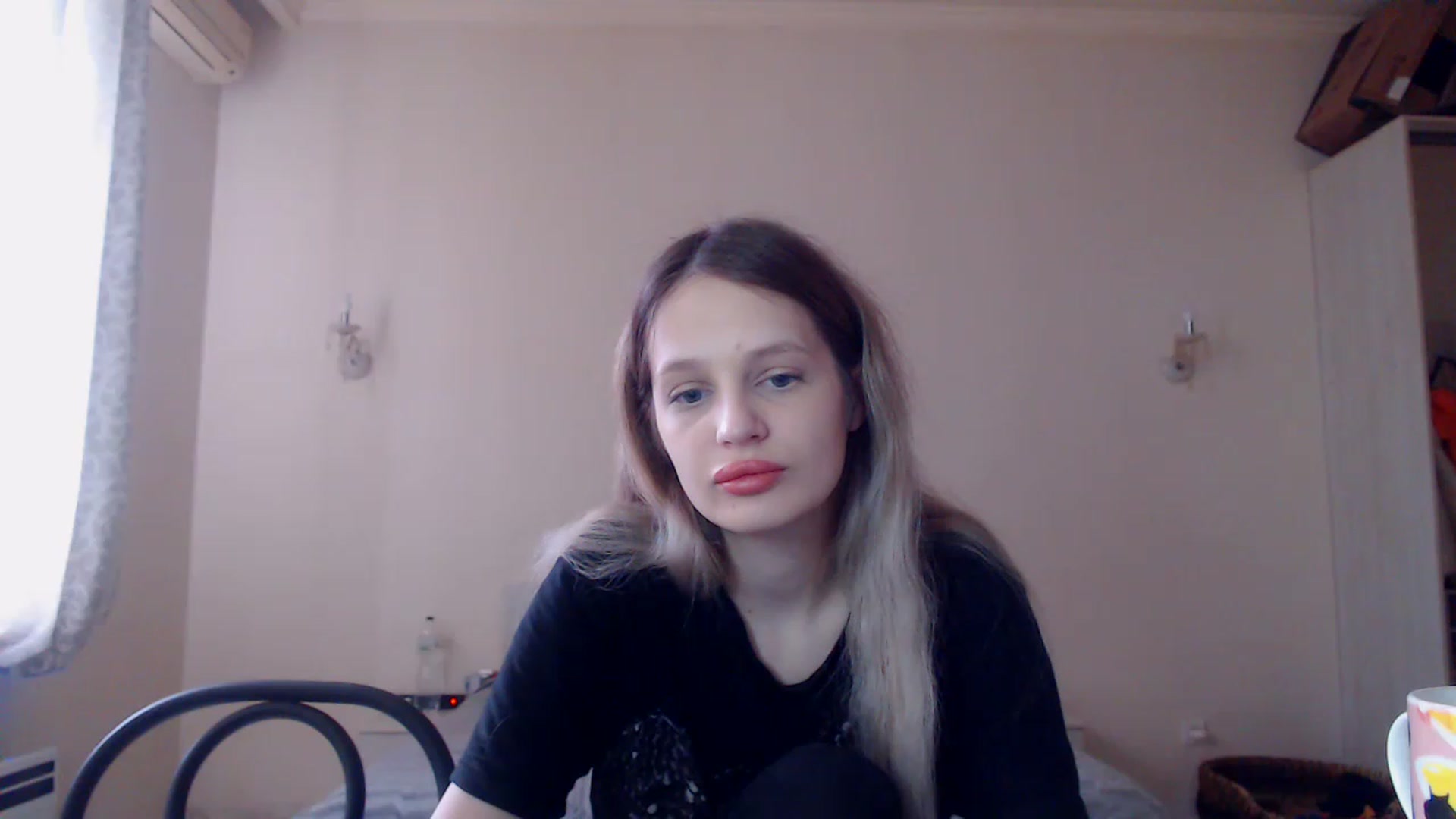 Gallery image thumbnail from Lola_vi's myfreecams stream on, 04/19/2023, 11:32 image 15 of 20