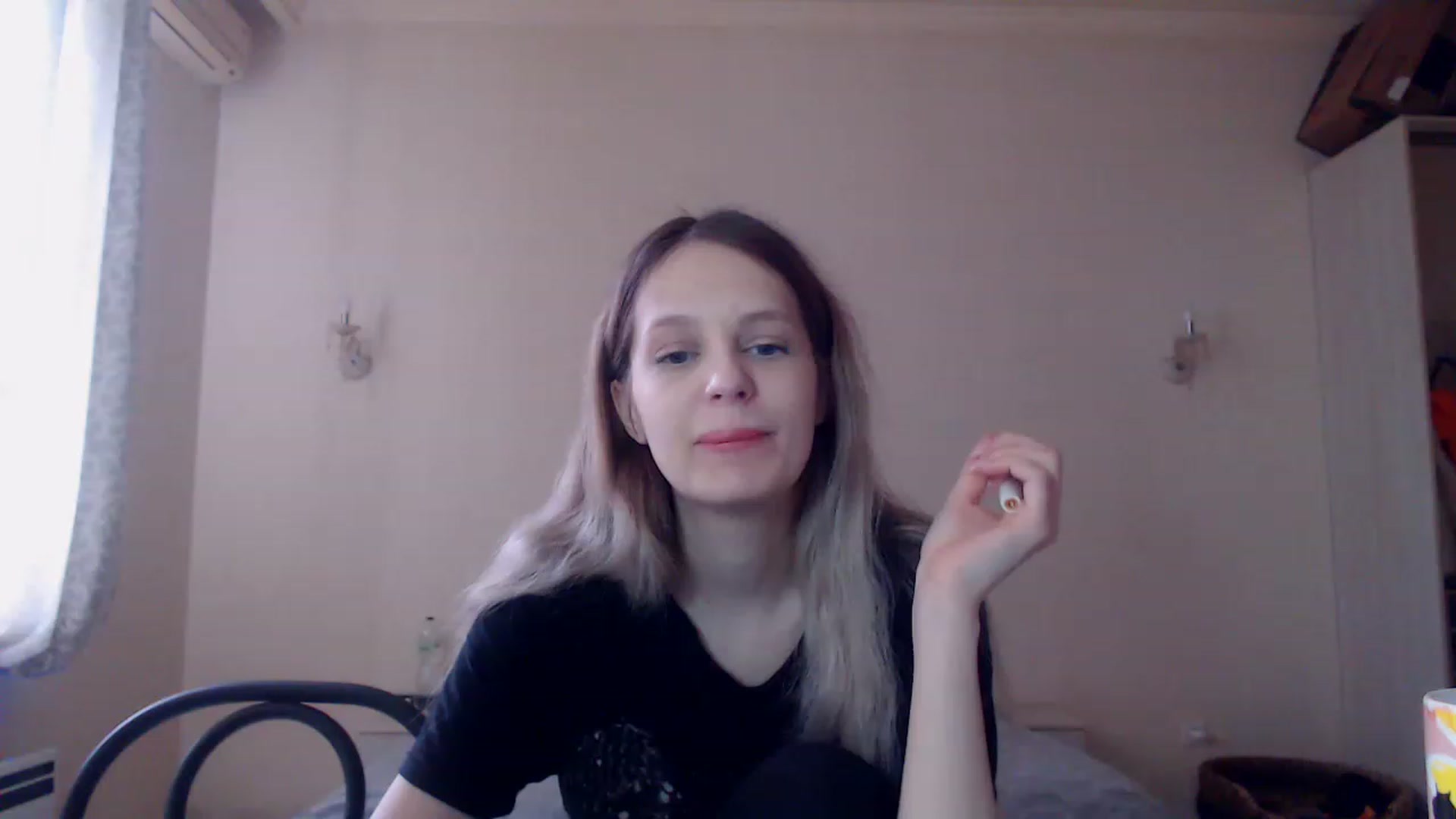 Gallery image thumbnail from Lola_vi's myfreecams stream on, 04/19/2023, 11:32 image 17 of 20