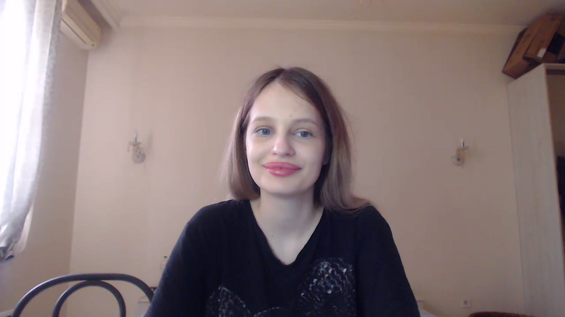 Gallery image thumbnail from Lola_vi's myfreecams stream on, 04/20/2023, 11:26 image 6 of 20
