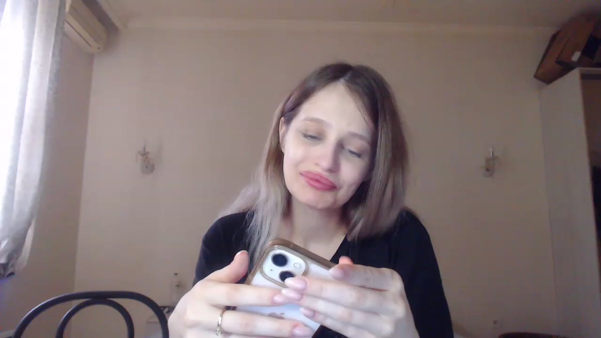 Gallery image thumbnail from Lola_vi's myfreecams stream on, 04/20/2023, 11:26 image 17 of 20