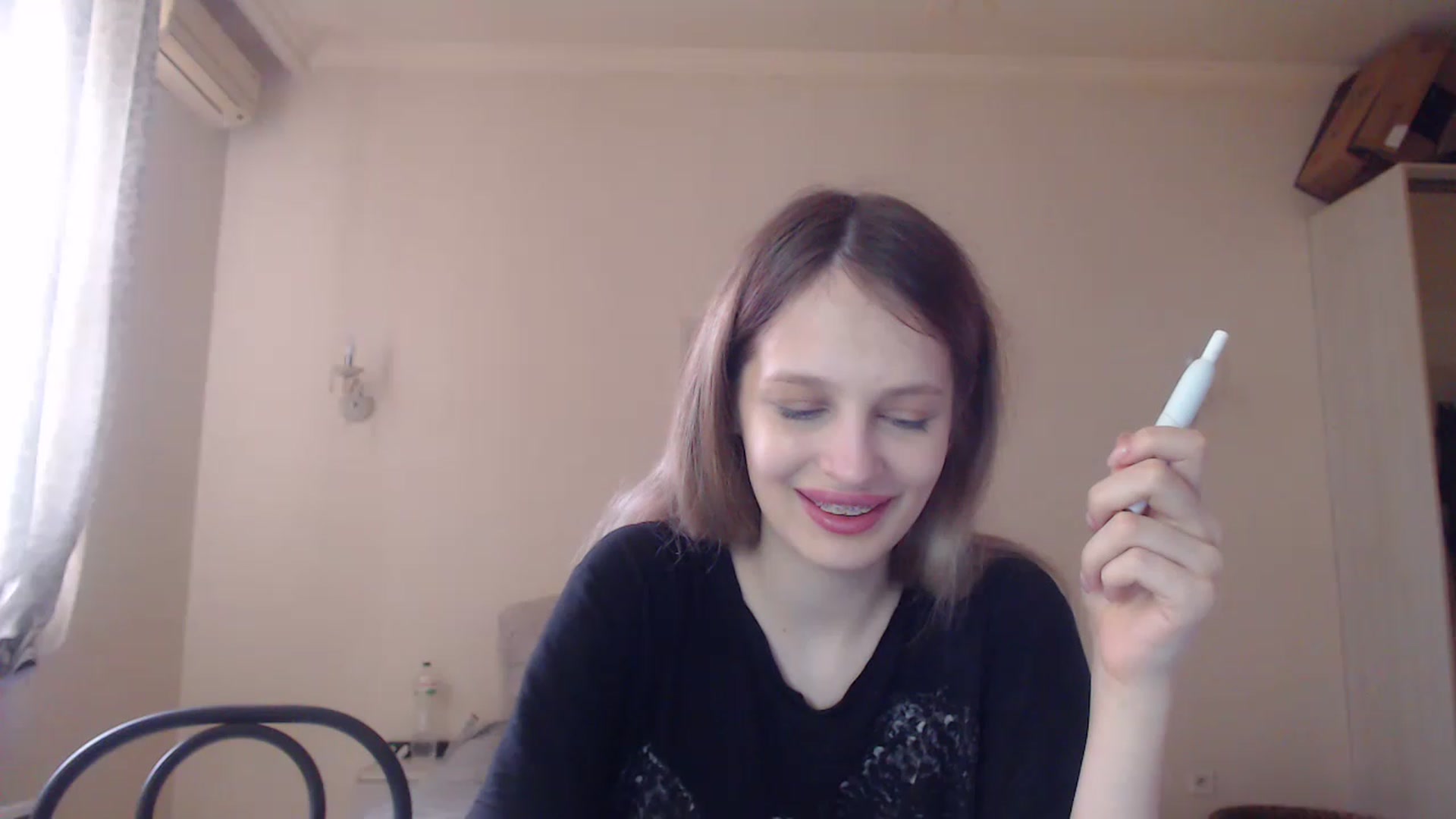 Gallery image thumbnail from Lola_vi's myfreecams stream on, 04/20/2023, 11:26 image 10 of 20