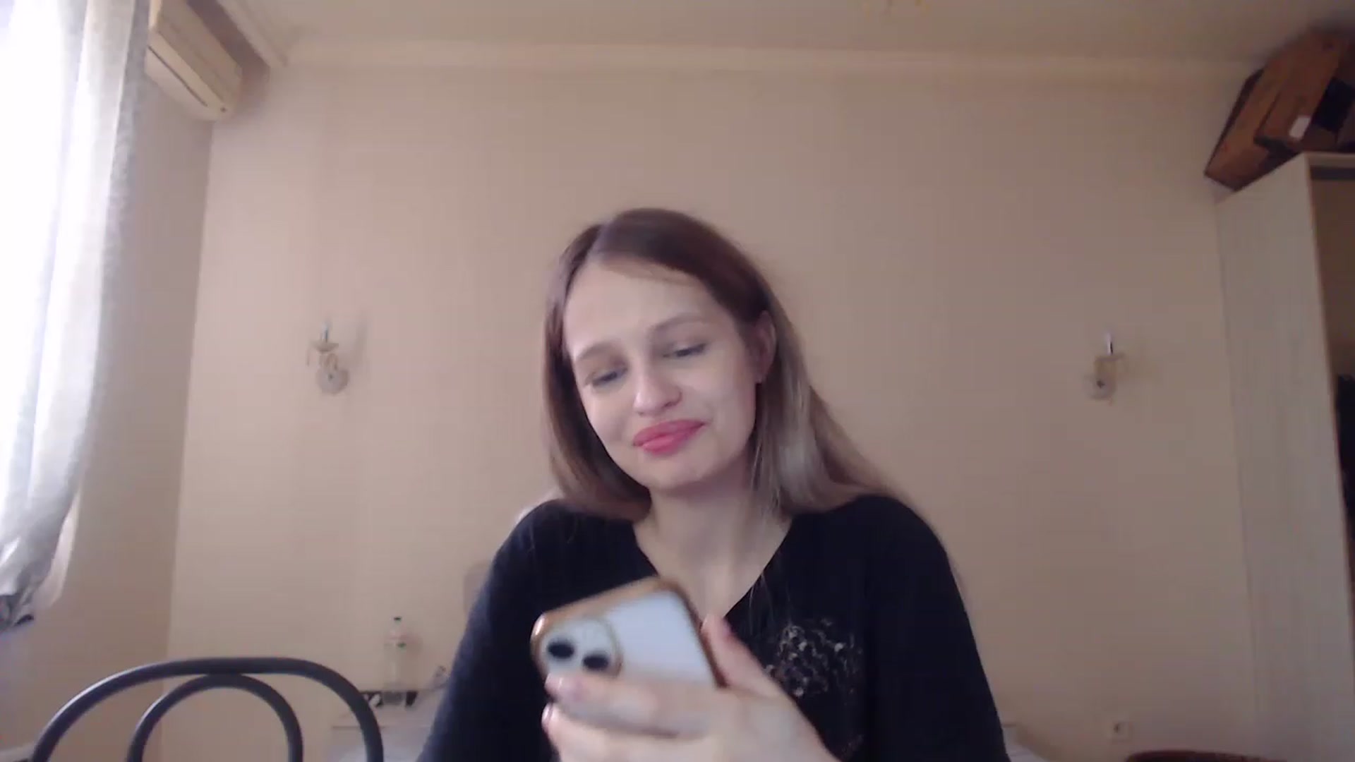 Gallery image thumbnail from Lola_vi's myfreecams stream on, 04/20/2023, 11:26 image 14 of 20