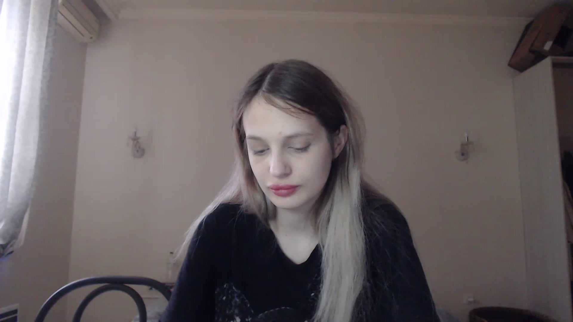 Gallery image thumbnail from Lola_vi's myfreecams stream on, 04/21/2023, 12:05 image 2 of 20