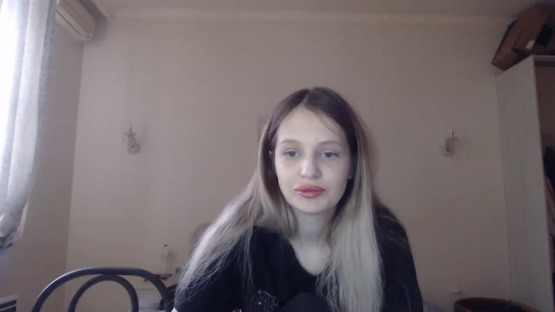 Gallery image thumbnail from Lola_vi's myfreecams stream on, 04/21/2023, 12:05 image 6 of 20