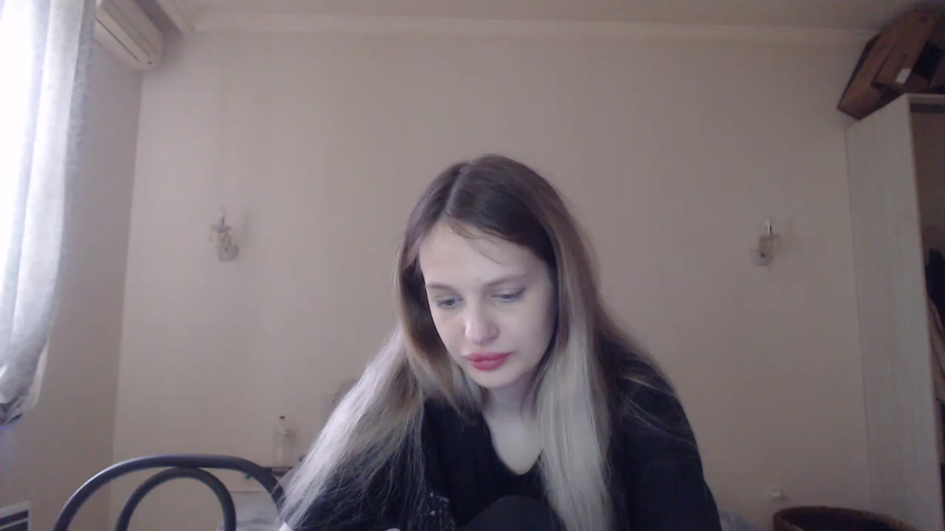 Gallery image thumbnail from Lola_vi's myfreecams stream on, 04/21/2023, 12:05 image 9 of 20
