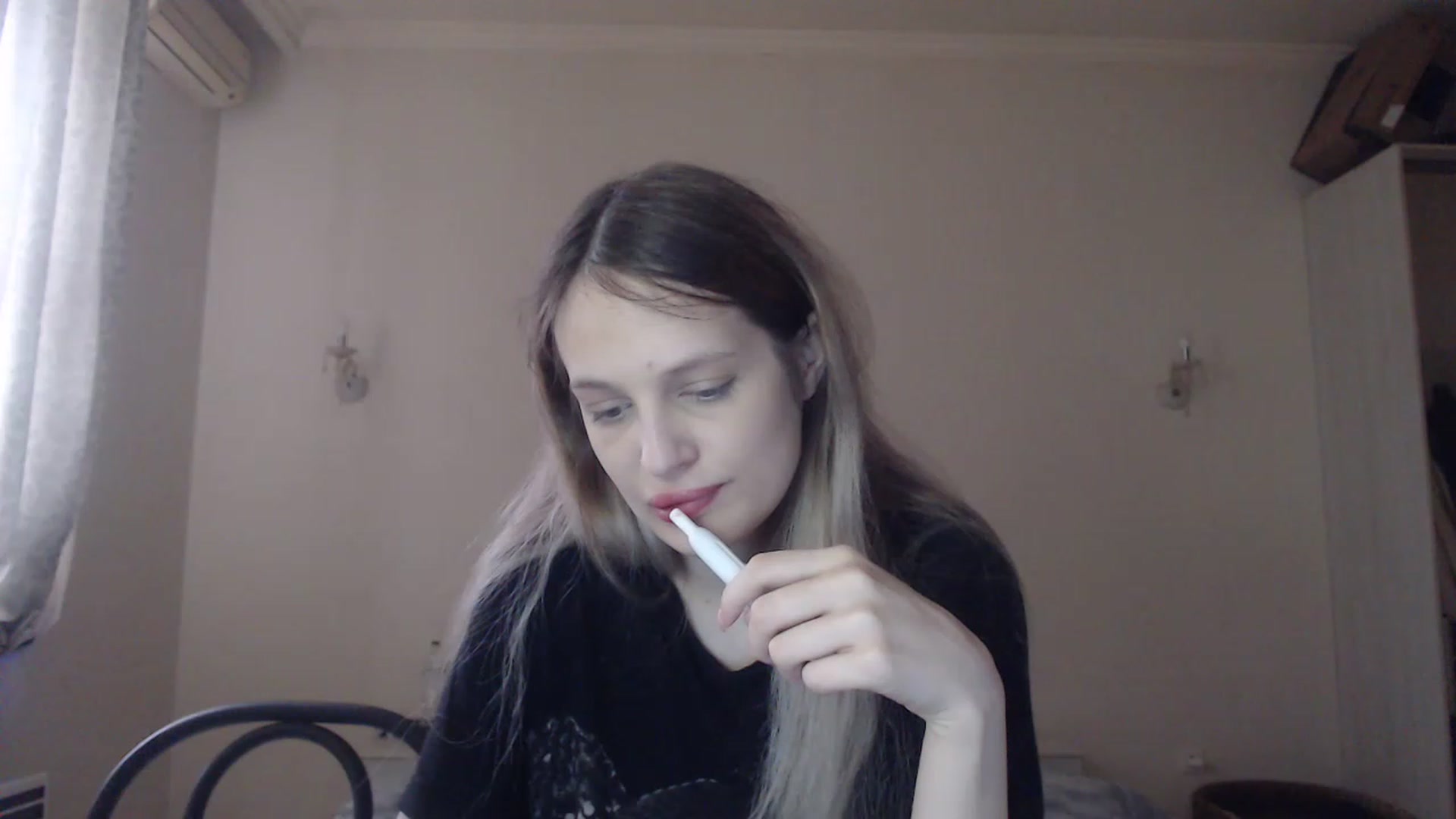 Gallery image thumbnail from Lola_vi's myfreecams stream on, 04/21/2023, 12:05 image 4 of 20
