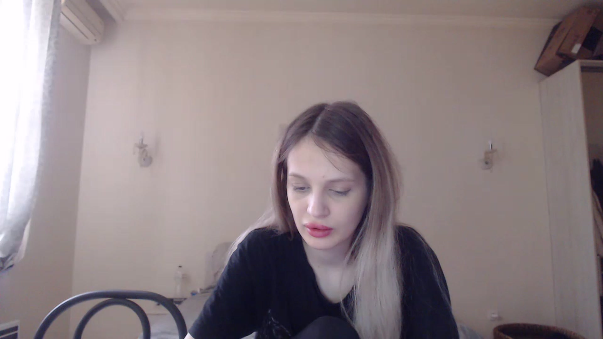 Gallery image thumbnail from Lola_vi's myfreecams stream on, 04/21/2023, 12:05 image 13 of 20