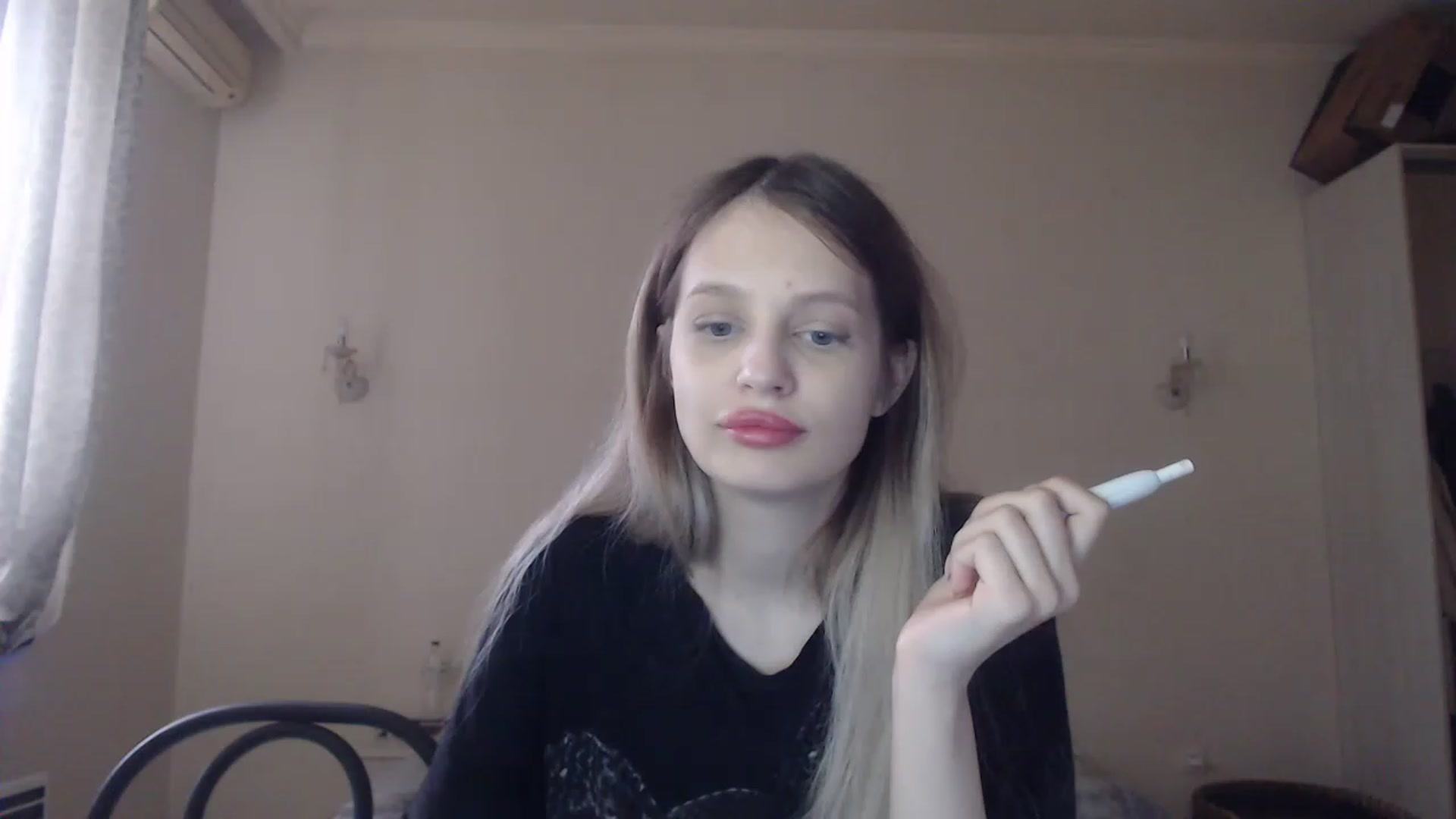 Gallery image thumbnail from Lola_vi's myfreecams stream on, 04/21/2023, 12:05 image 3 of 20