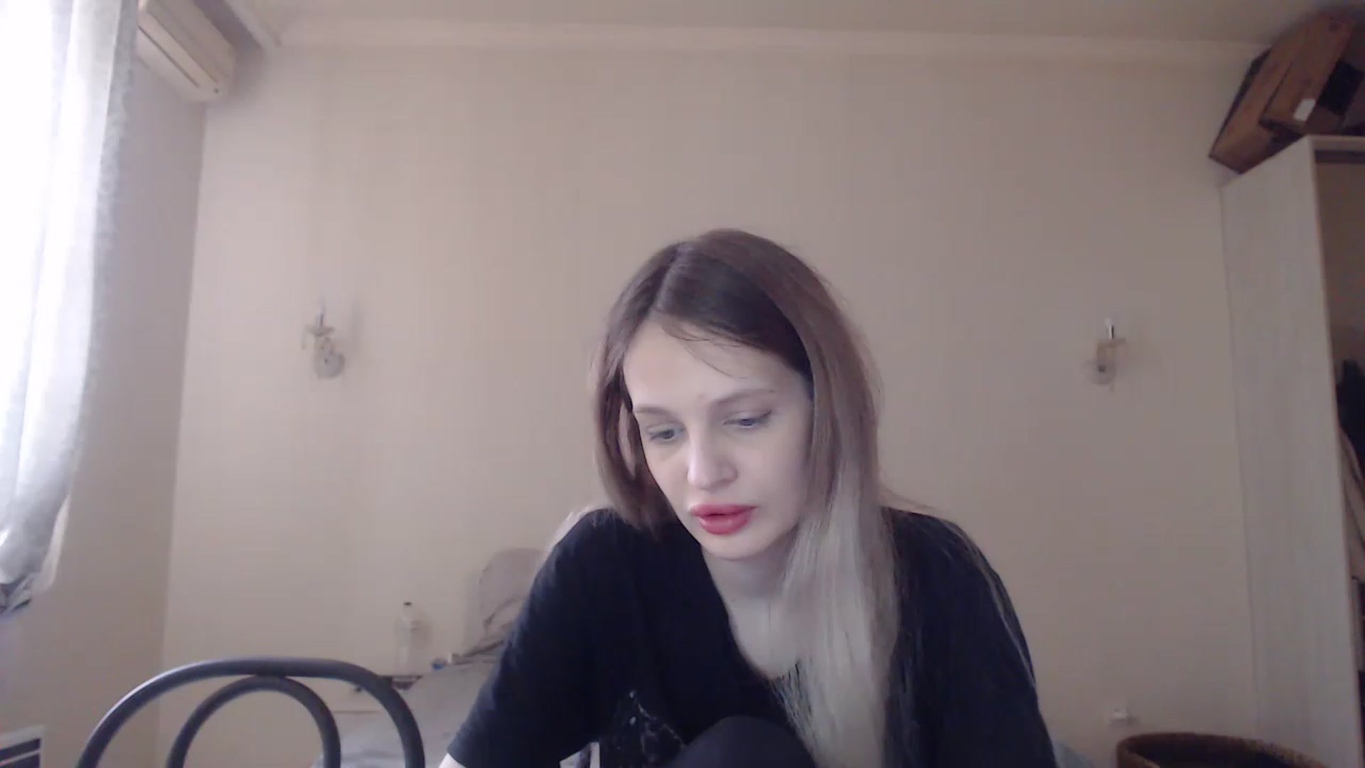Gallery image thumbnail from Lola_vi's myfreecams stream on, 04/21/2023, 12:05 image 12 of 20