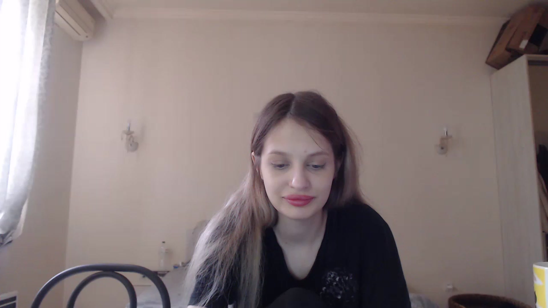 Gallery image thumbnail from Lola_vi's myfreecams stream on, 04/21/2023, 12:05 image 17 of 20