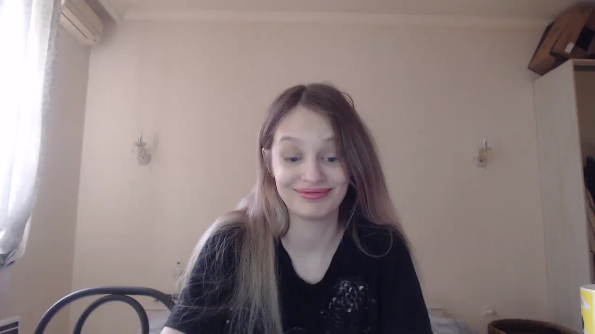 Gallery image thumbnail from Lola_vi's myfreecams stream on, 04/21/2023, 12:05 image 18 of 20