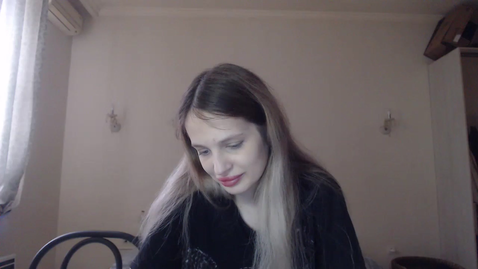 Gallery image thumbnail from Lola_vi's myfreecams stream on, 04/21/2023, 12:05 image 5 of 20