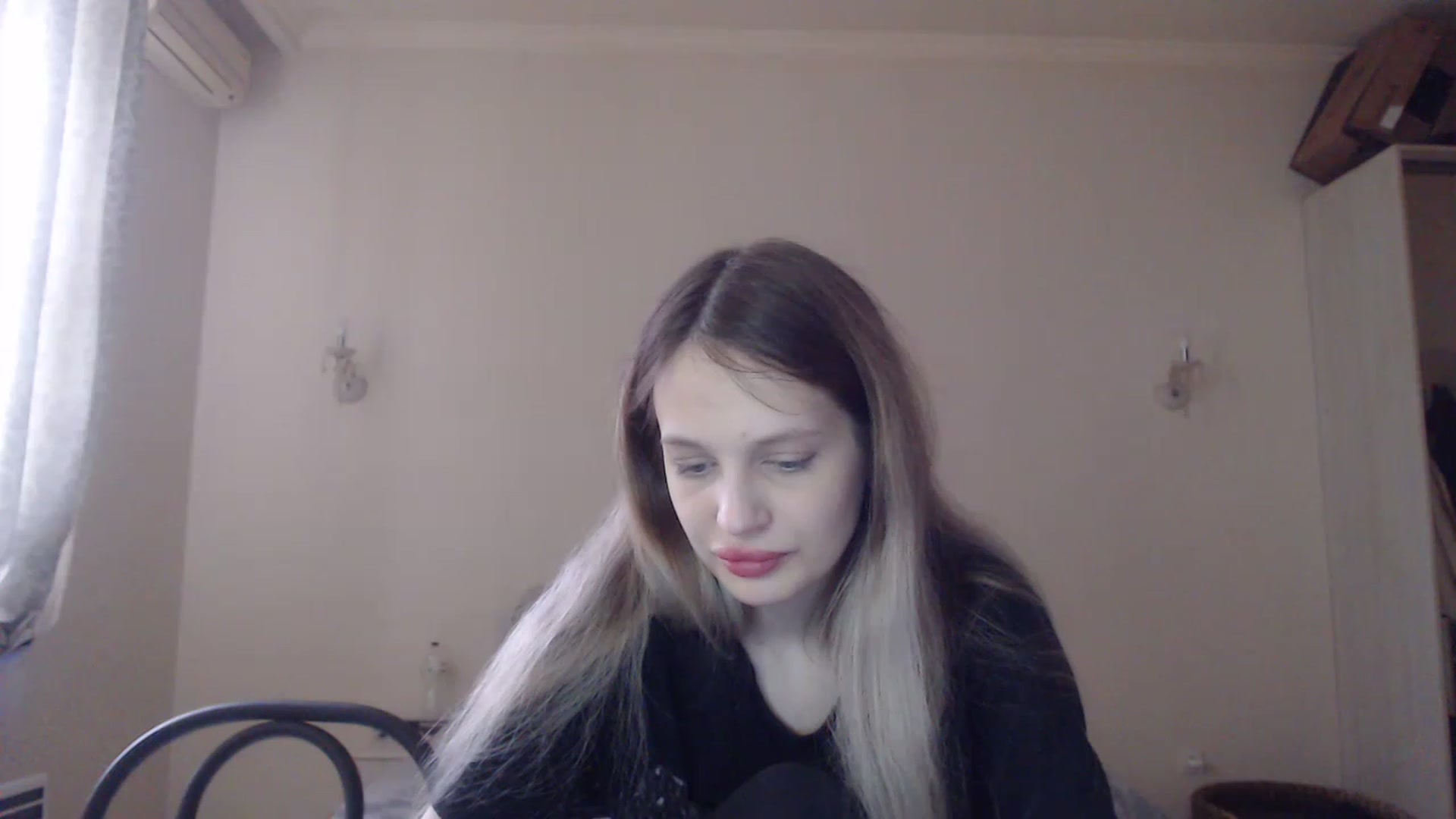 Gallery image thumbnail from Lola_vi's myfreecams stream on, 04/21/2023, 12:05 image 8 of 20