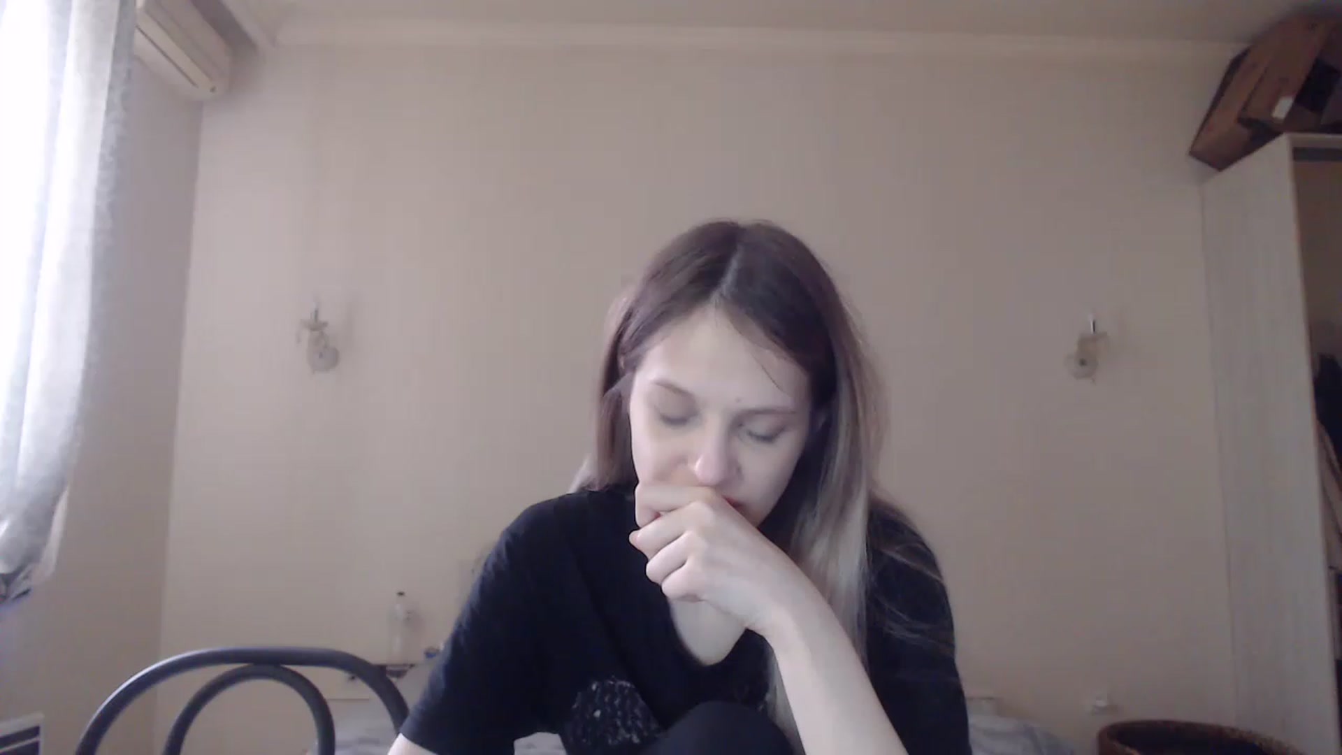 Gallery image thumbnail from Lola_vi's myfreecams stream on, 04/21/2023, 12:05 image 10 of 20