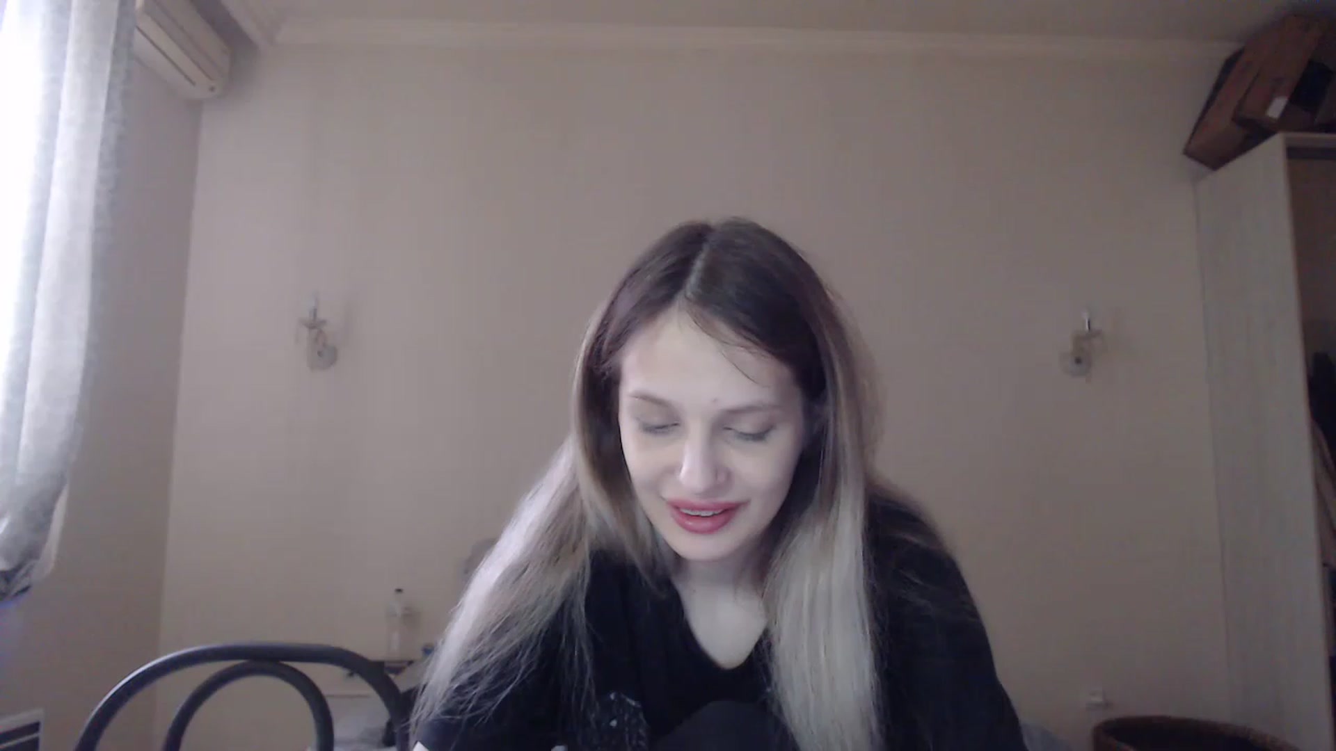 Gallery image thumbnail from Lola_vi's myfreecams stream on, 04/21/2023, 12:05 image 7 of 20