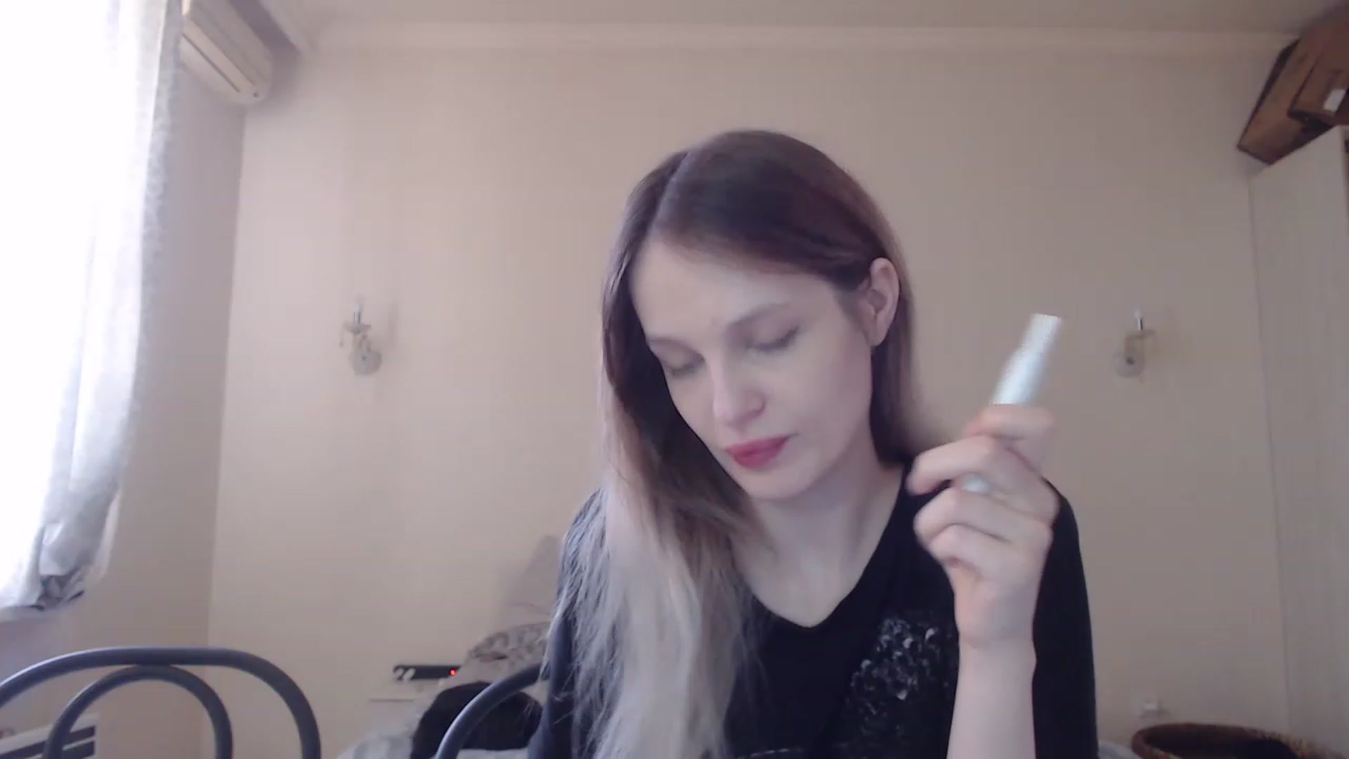 Gallery image thumbnail from Lola_vi's myfreecams stream on, 04/22/2023, 10:39 image 9 of 20