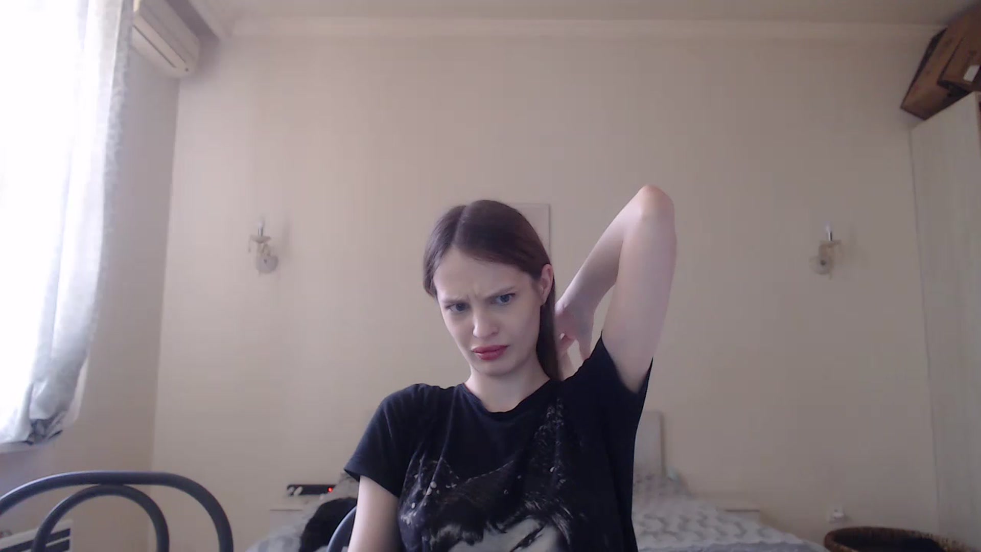 Gallery image thumbnail from Lola_vi's myfreecams stream on, 04/22/2023, 10:39 image 18 of 20