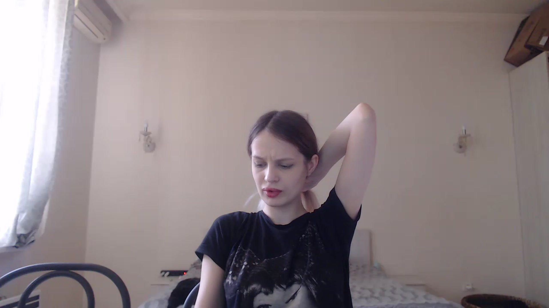 Gallery image thumbnail from Lola_vi's myfreecams stream on, 04/22/2023, 10:39 image 19 of 20