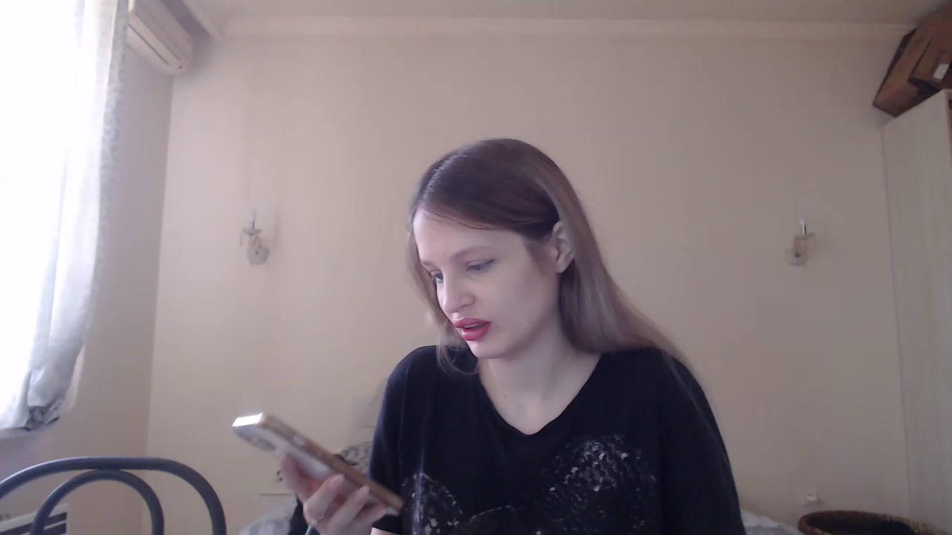 Gallery image thumbnail from Lola_vi's myfreecams stream on, 04/22/2023, 10:39 image 14 of 20
