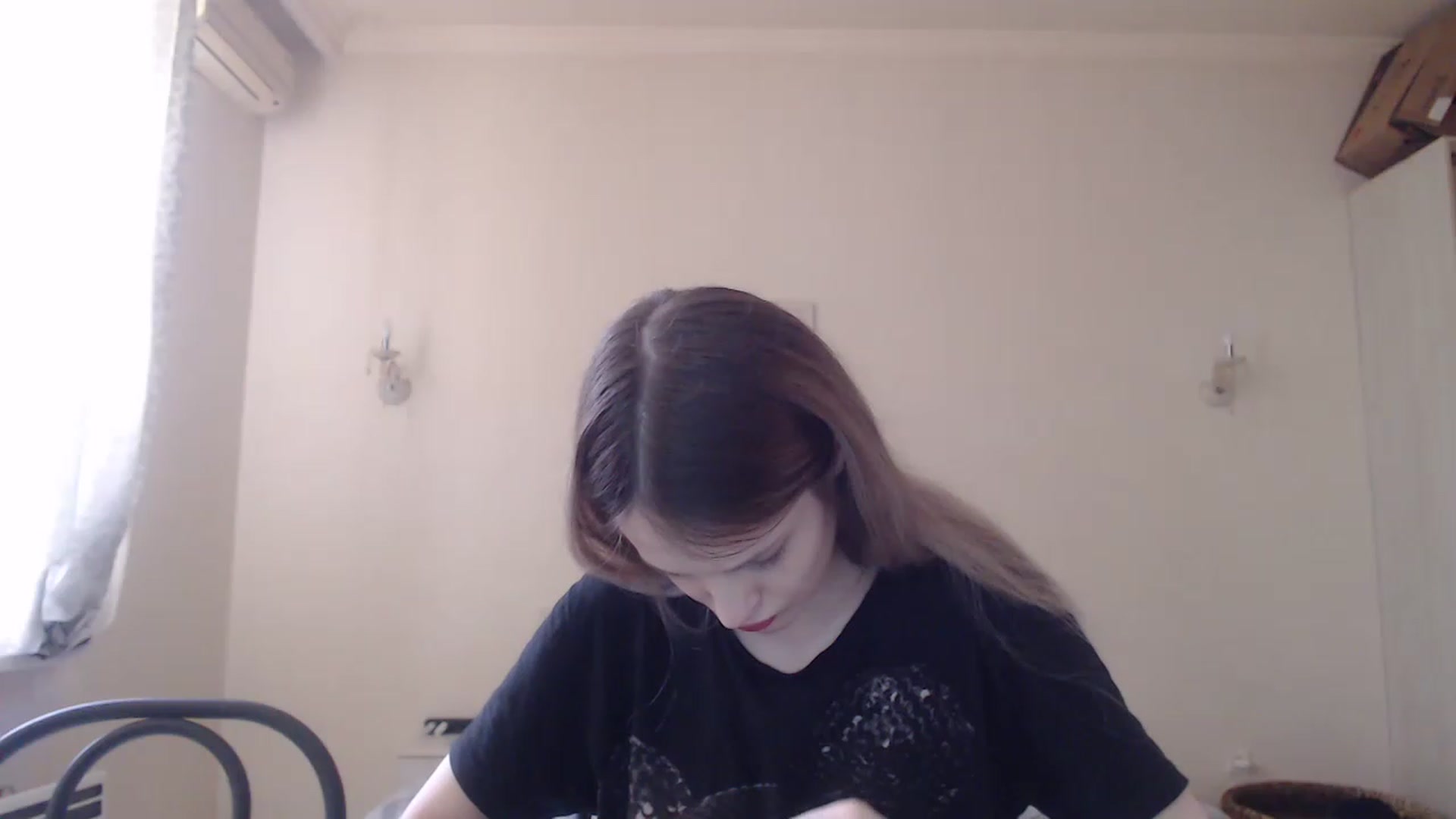 Gallery image thumbnail from Lola_vi's myfreecams stream on, 04/22/2023, 10:39 image 15 of 20